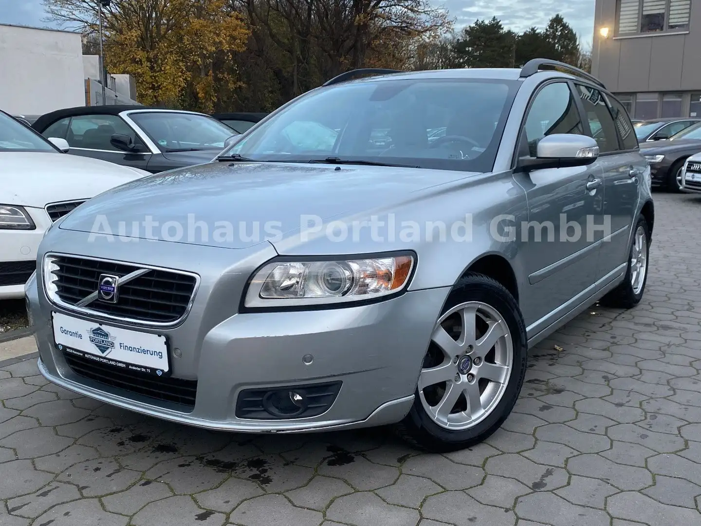 Volvo V50 2.0 D Momentum/S-Heft/Leder/Tempo/Multi Silber - 2