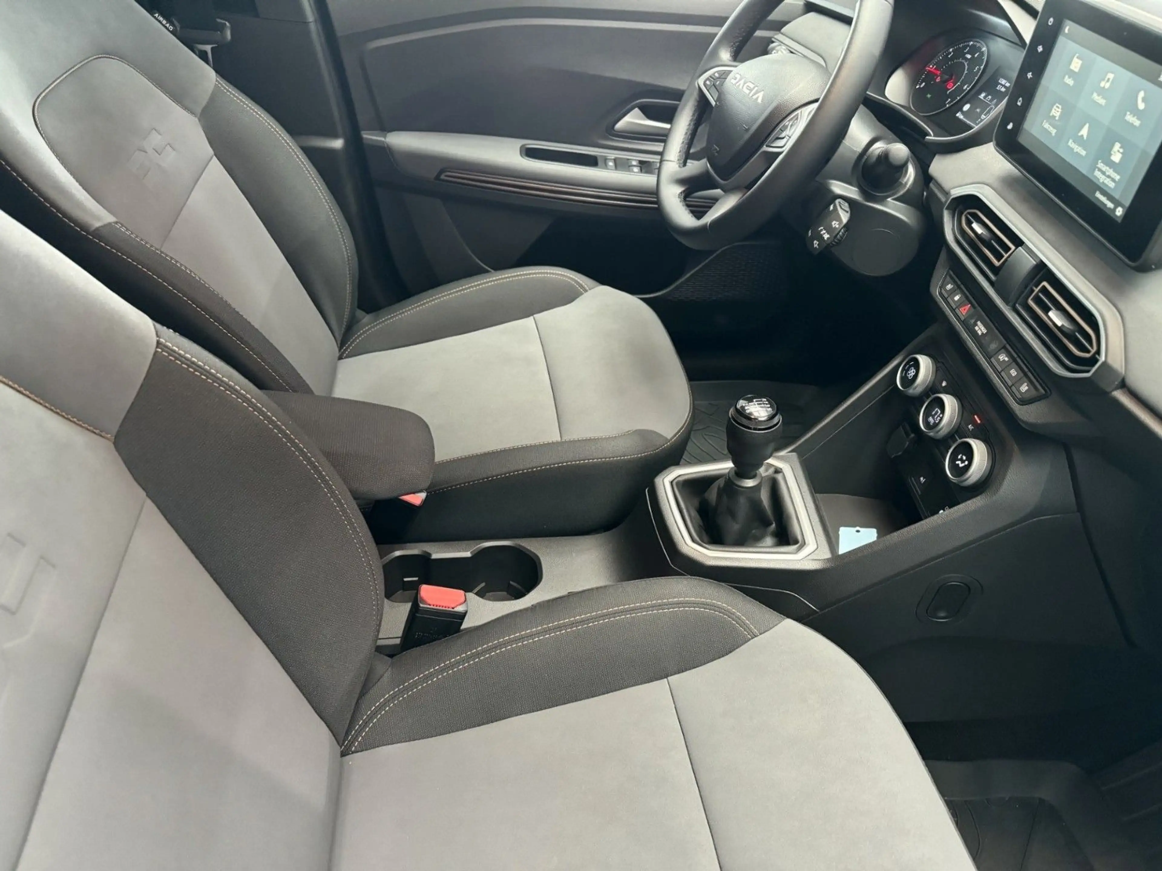 Dacia Jogger Extreme TCe110 7-Sitzer — photo 14