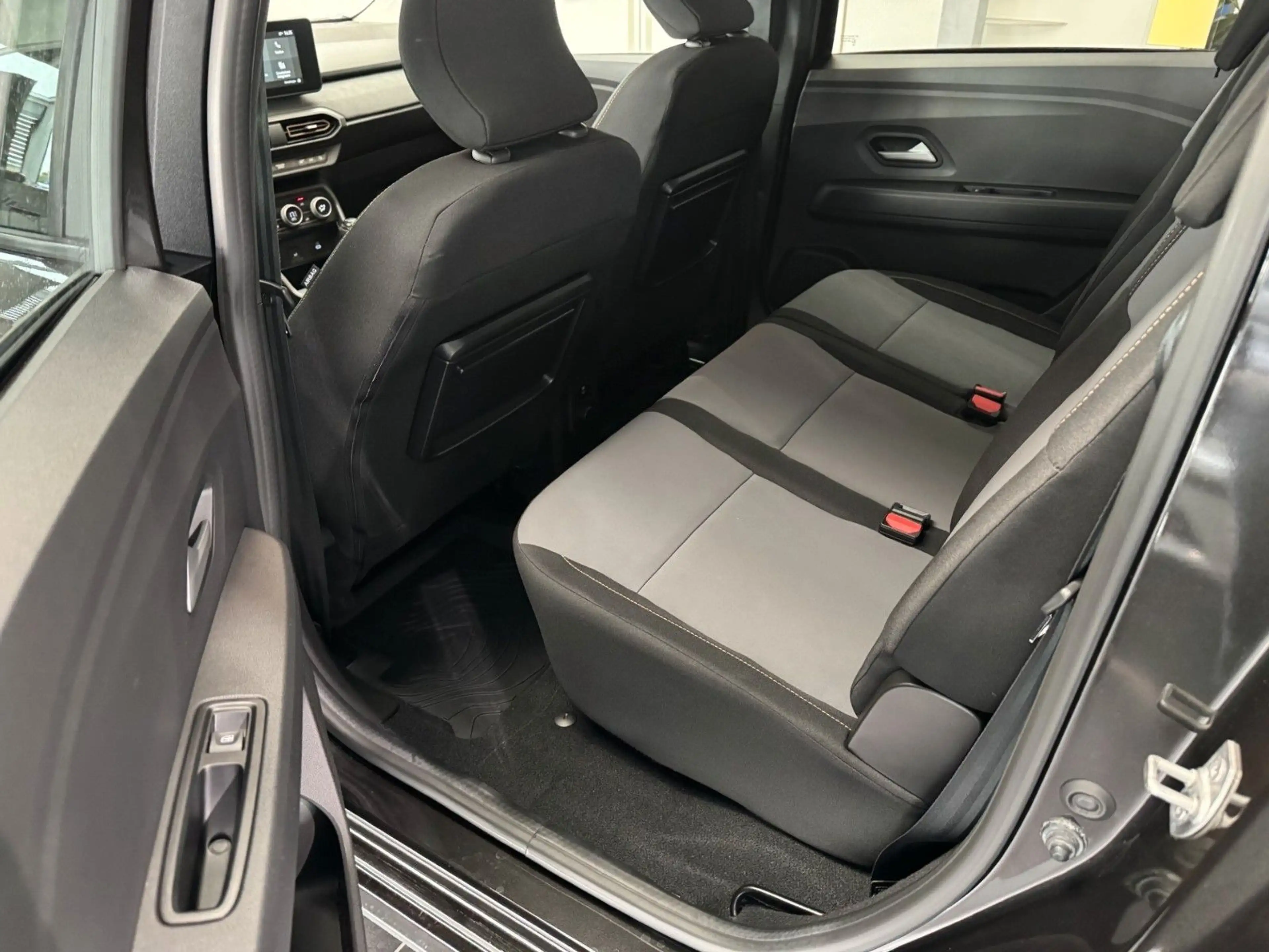 Dacia Jogger Extreme TCe110 7-Sitzer — photo 7