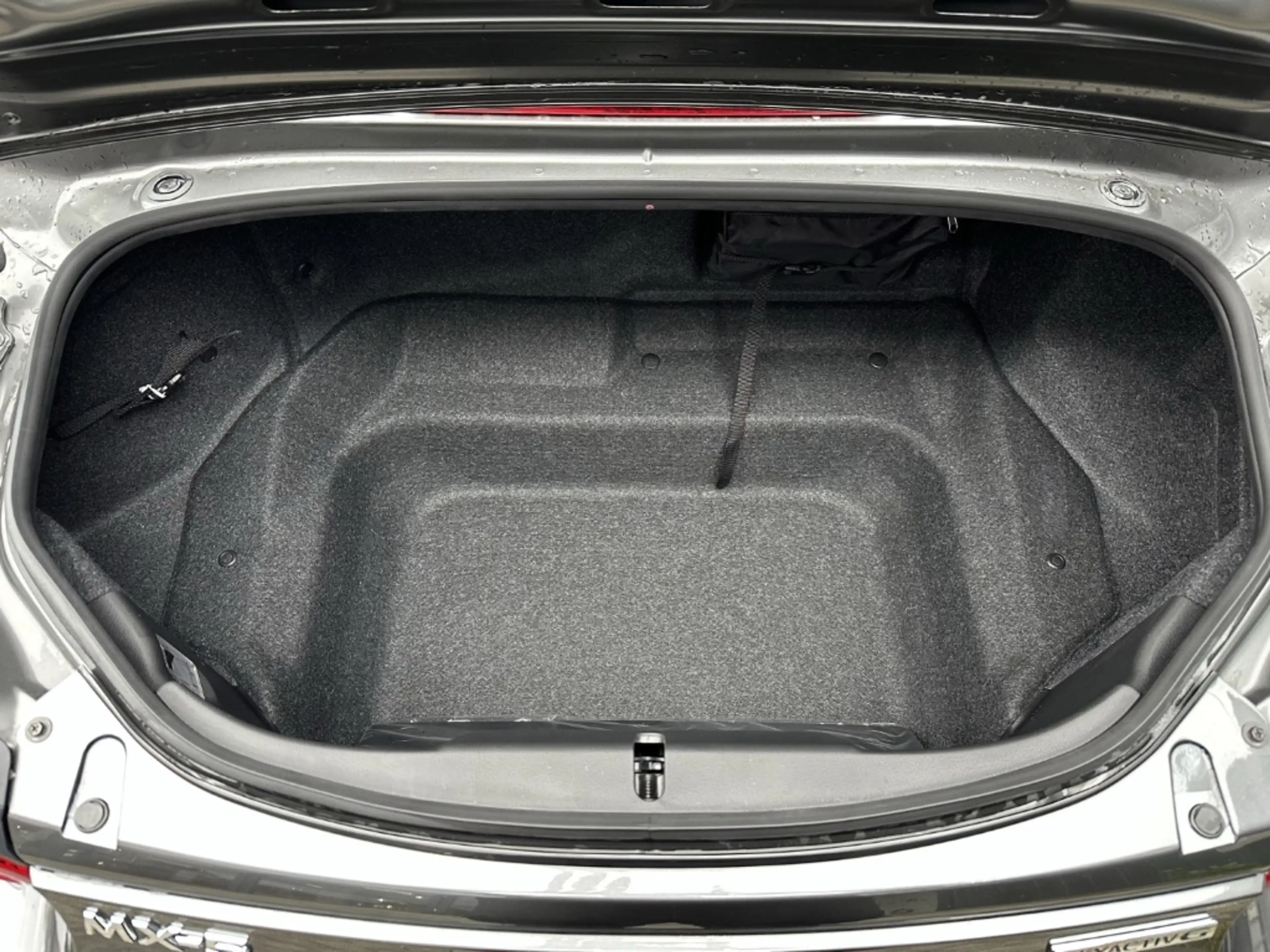 Mazda MX-5 Roadster HOMURA Skyactiv-G 132PS 6MT Faltdach Navi — photo 9