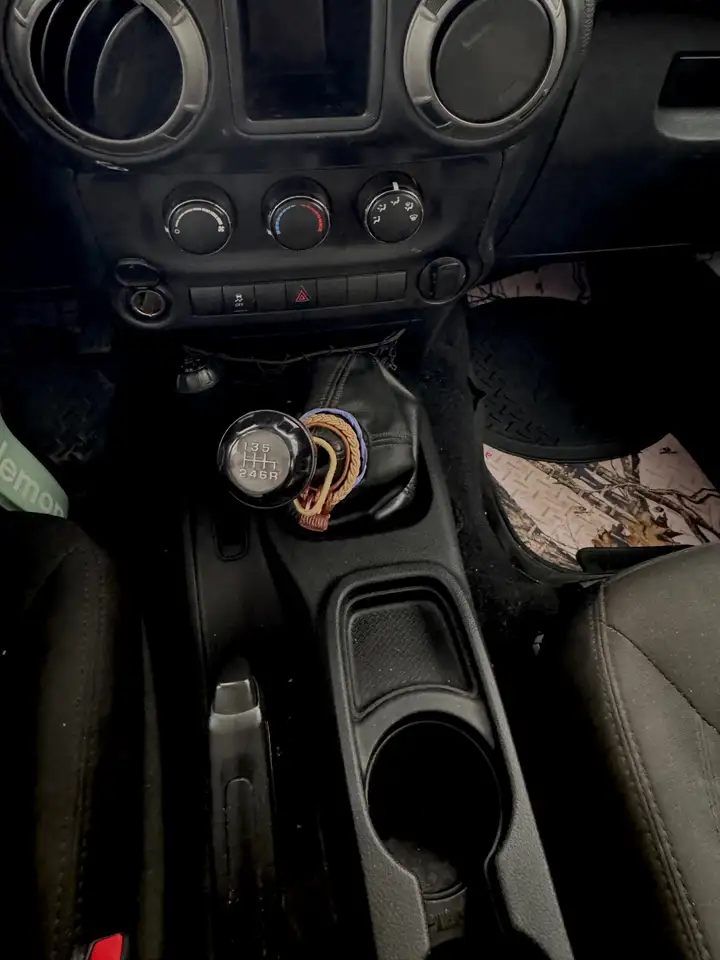 Jeep Wrangler снимка Jeep Wrangler