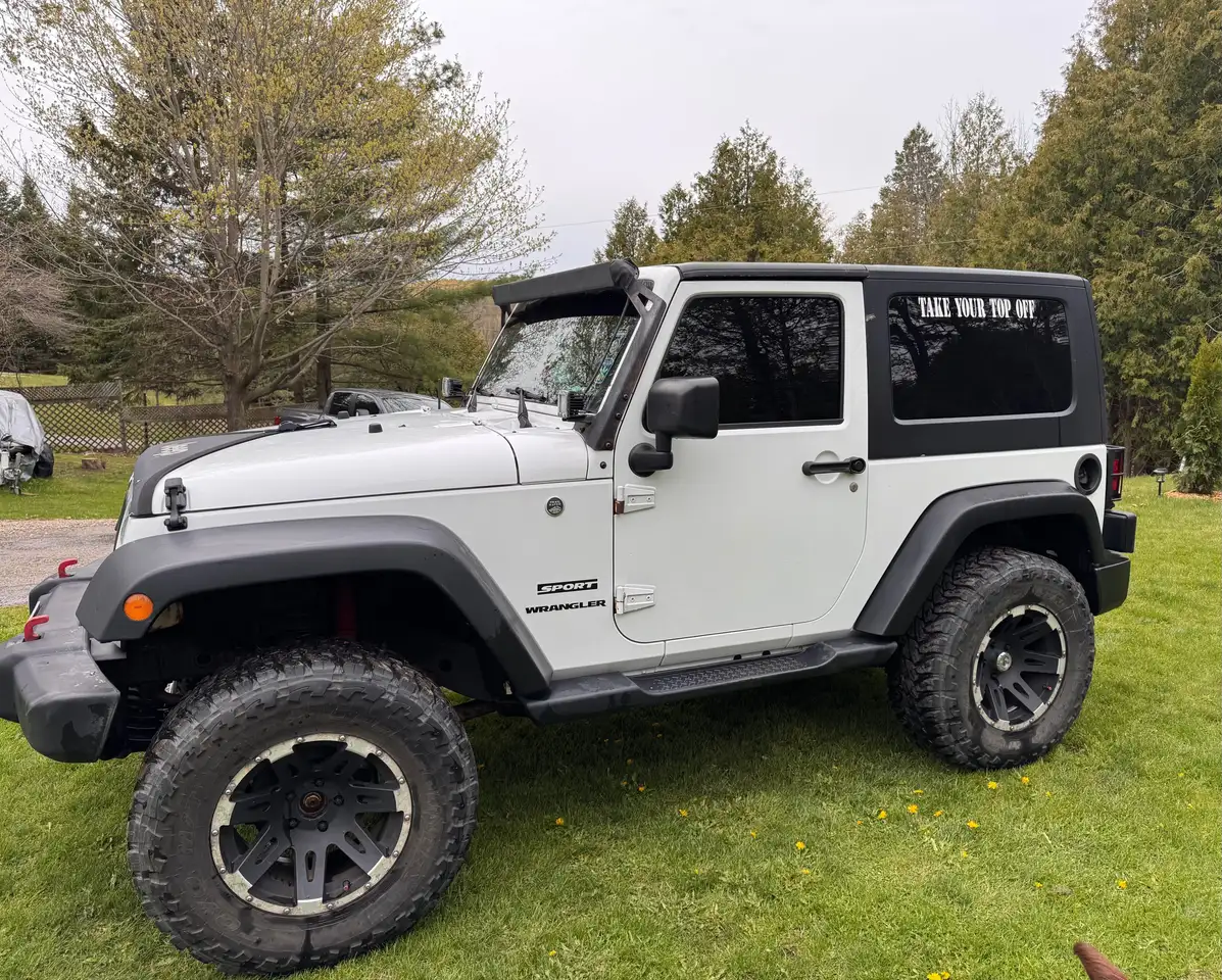 Jeep Wrangler снимка Jeep Wrangler