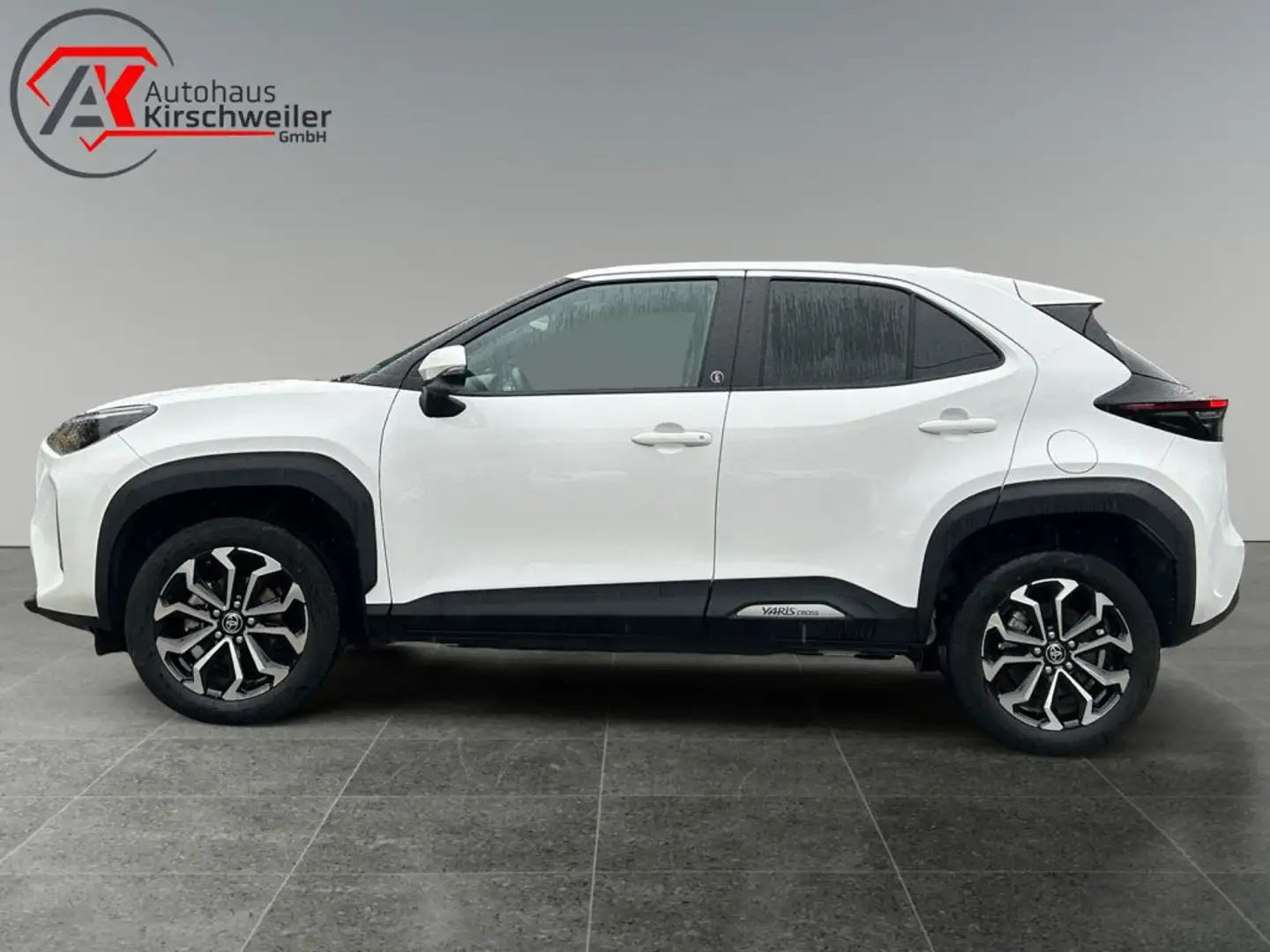 Toyota Yaris Cross Hybrid 1.5 VVT-i Team Deutschland Weiß - 2