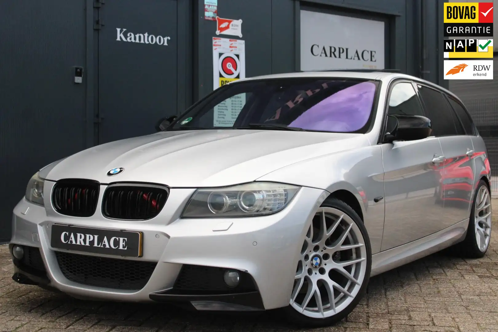 BMW 330 3-serie Touring 330d Business Line M Sport Grijs - 1