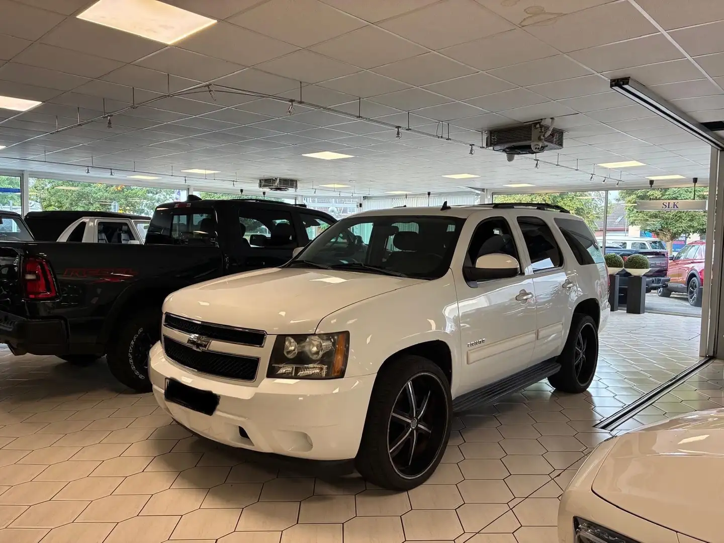 Chevrolet Tahoe 5.3L V8 LS - Flexible Fuel  - 7-Sitze Weiß - 1