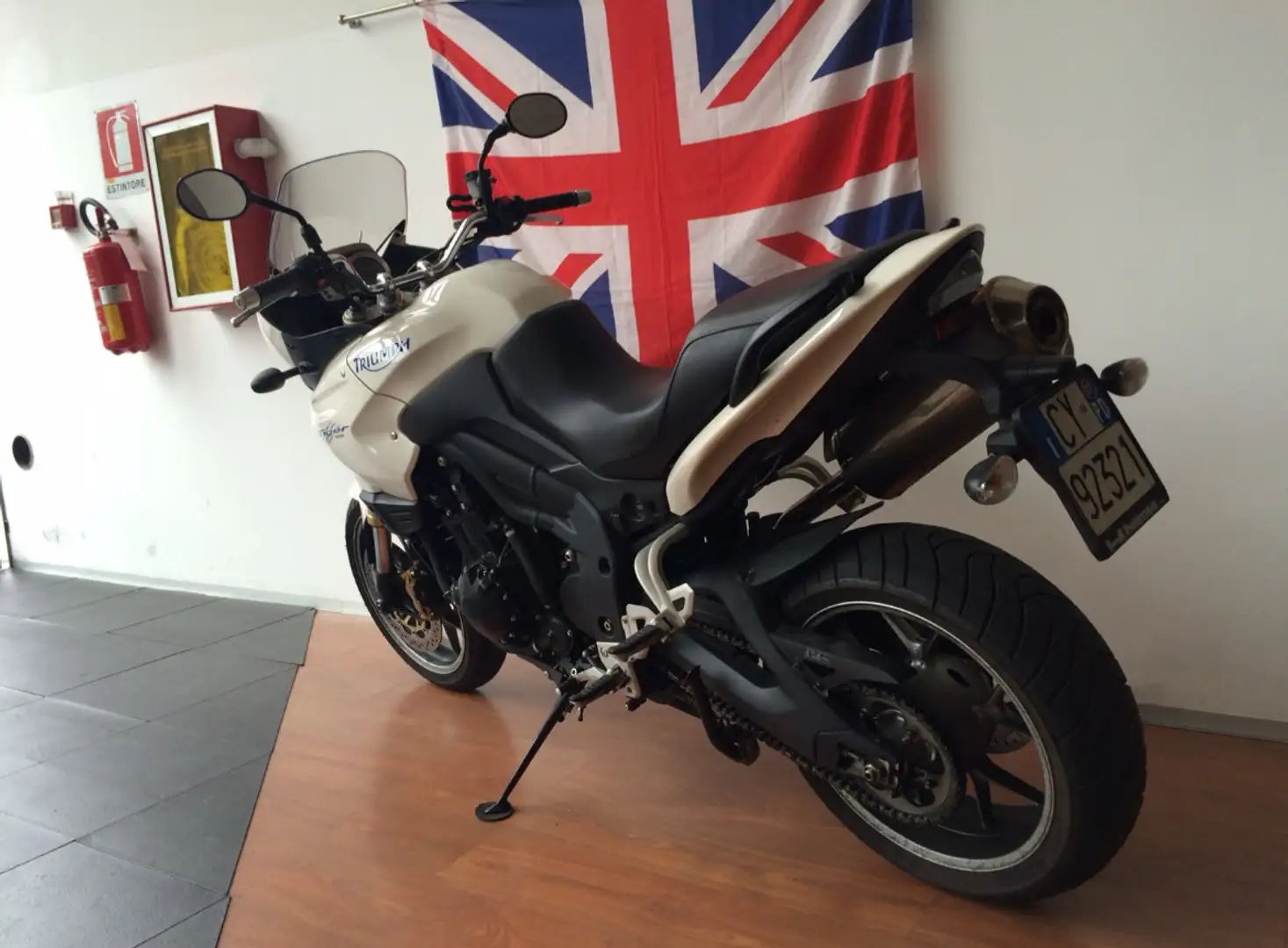 Triumph Tiger 1050 bianca - 2