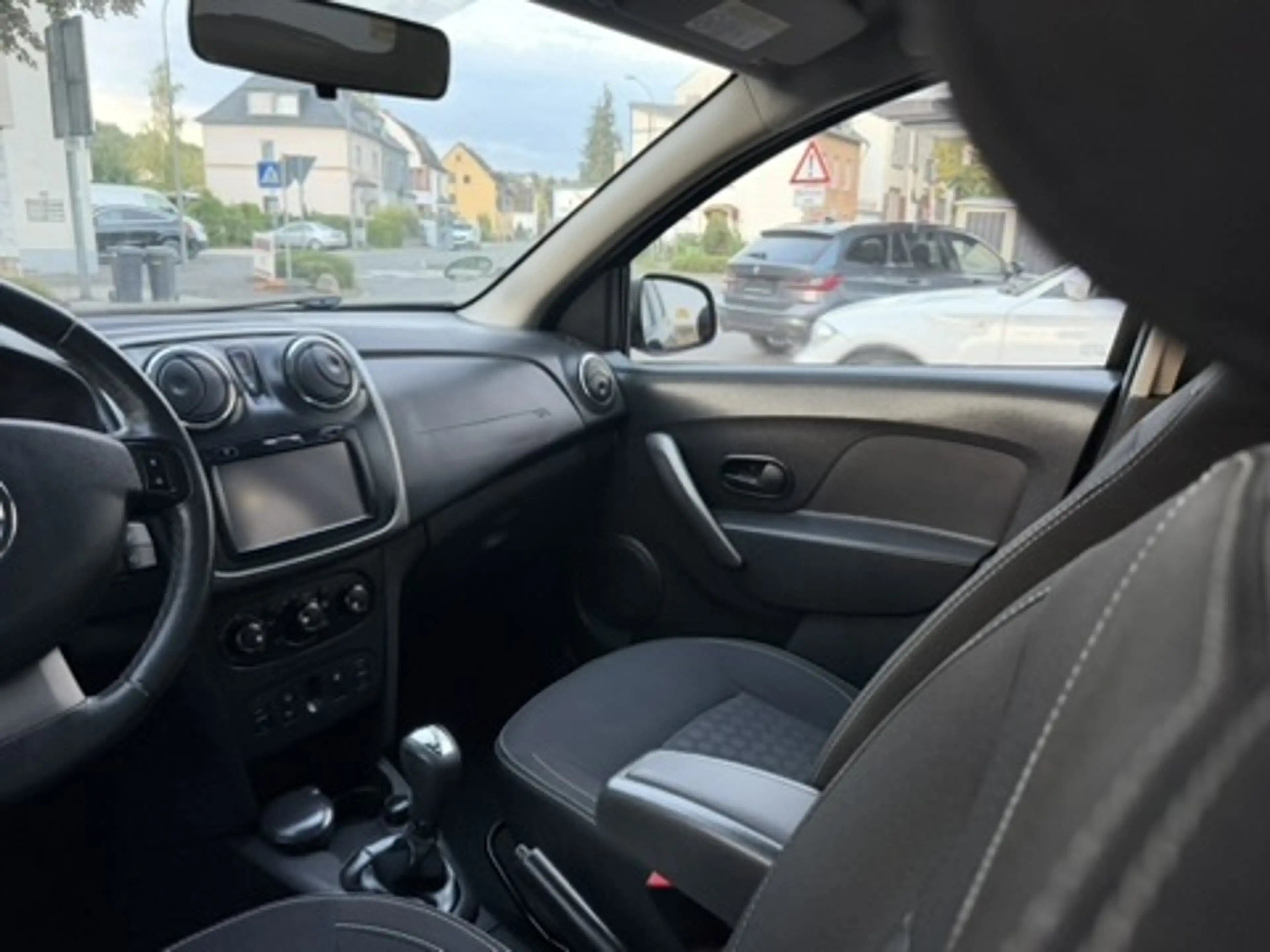 Dacia Logan Prestige MCV II Kombi Automatik - 1. Hand - HU/AU NEU — photo 16
