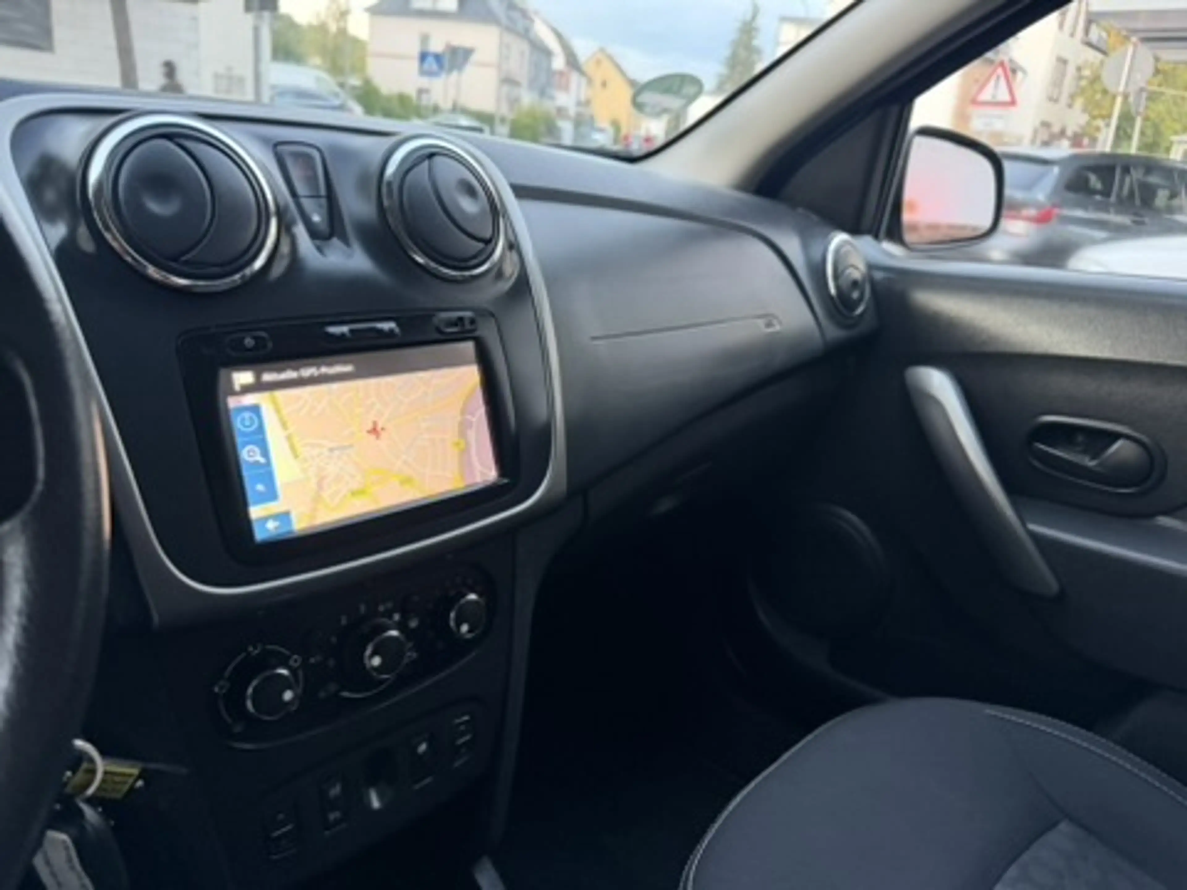 Dacia Logan Prestige MCV II Kombi Automatik - 1. Hand - HU/AU NEU — photo 26