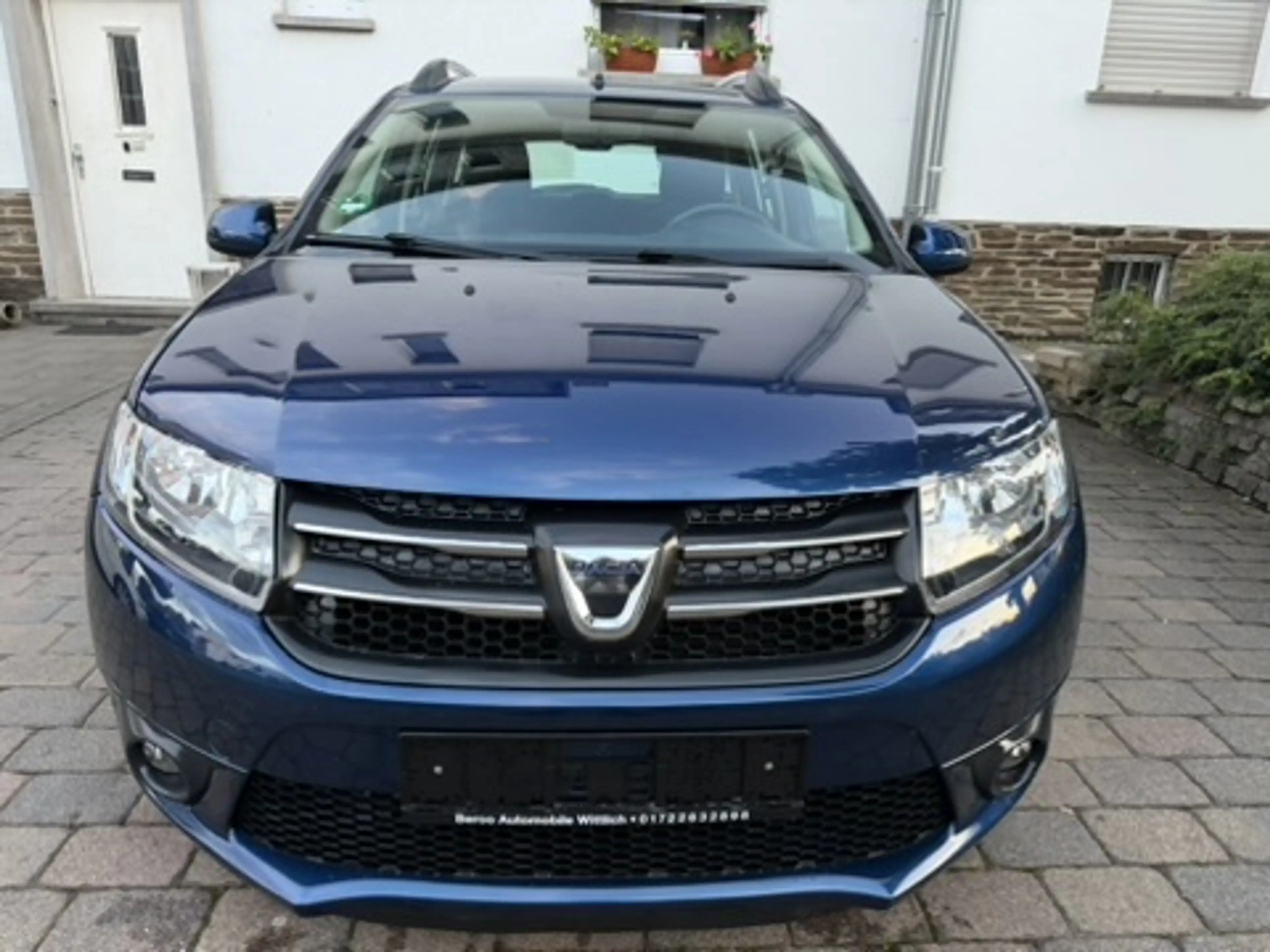 Dacia Logan Prestige MCV II Kombi Automatik - 1. Hand - HU/AU NEU — photo 2