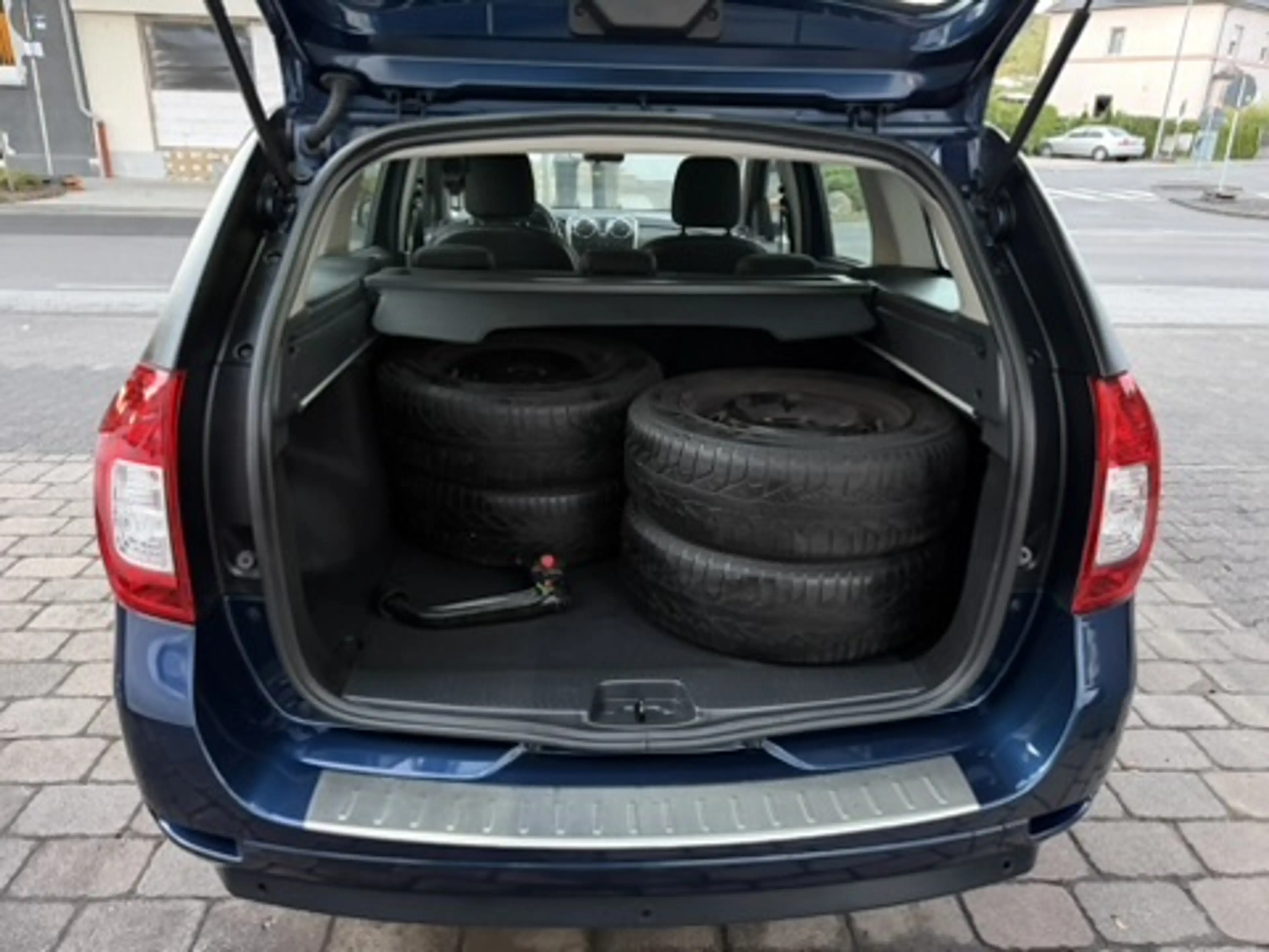 Dacia Logan Prestige MCV II Kombi Automatik - 1. Hand - HU/AU NEU — photo 11