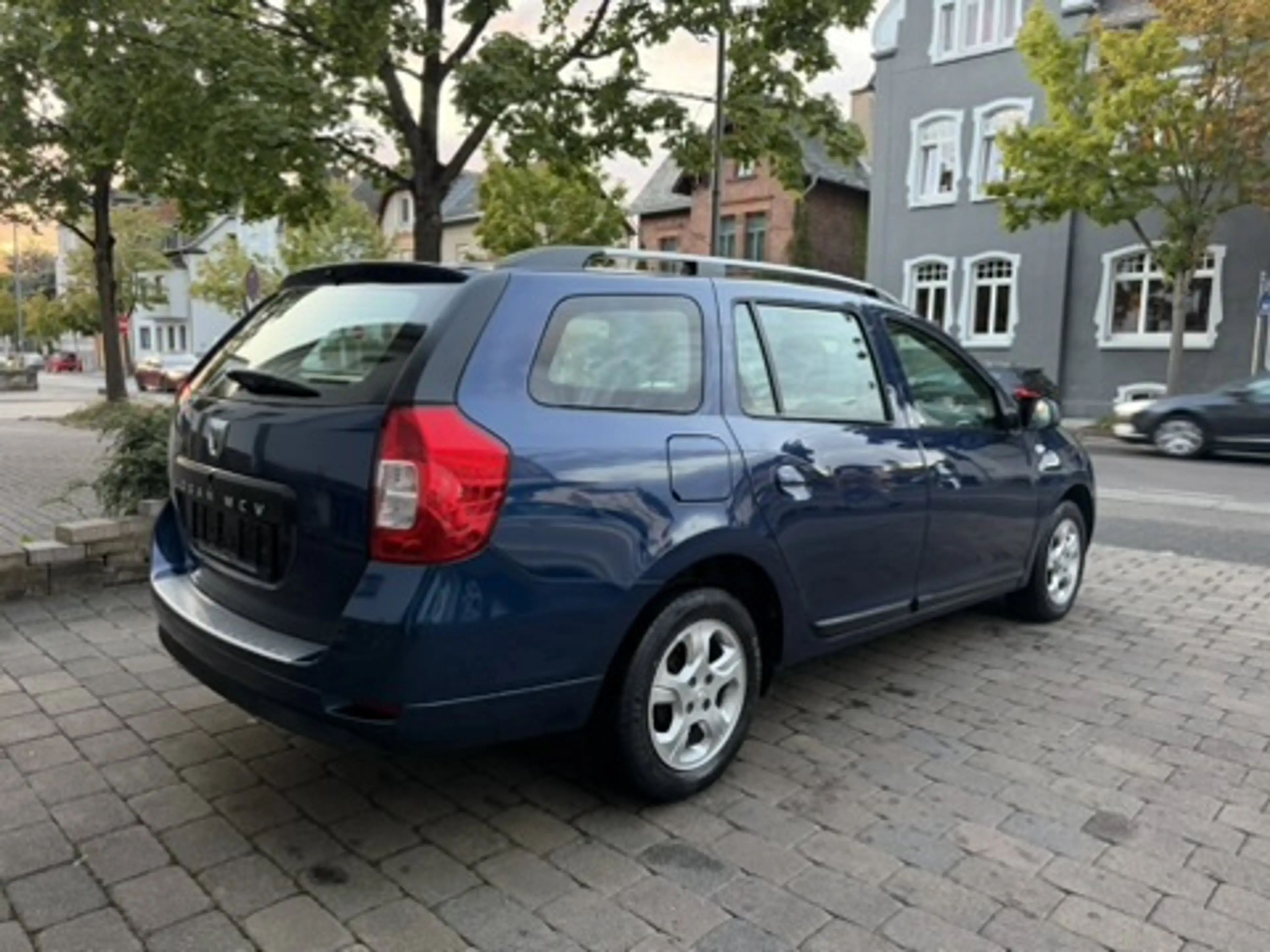 Dacia Logan Prestige MCV II Kombi Automatik - 1. Hand - HU/AU NEU — photo 4