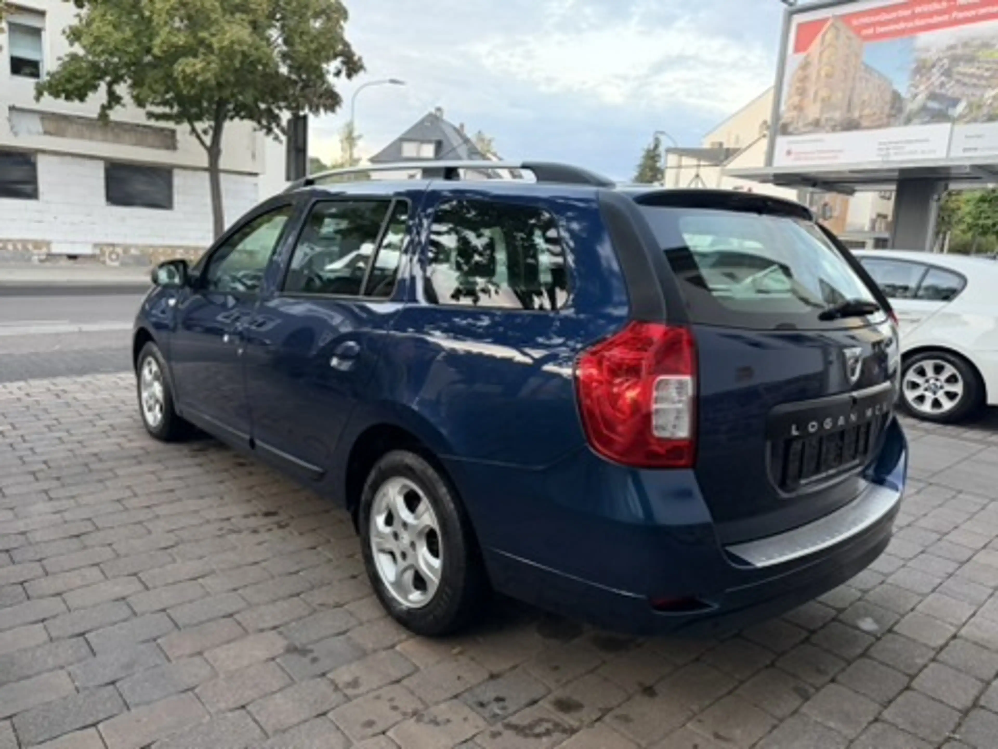 Dacia Logan Prestige MCV II Kombi Automatik - 1. Hand - HU/AU NEU — photo 5