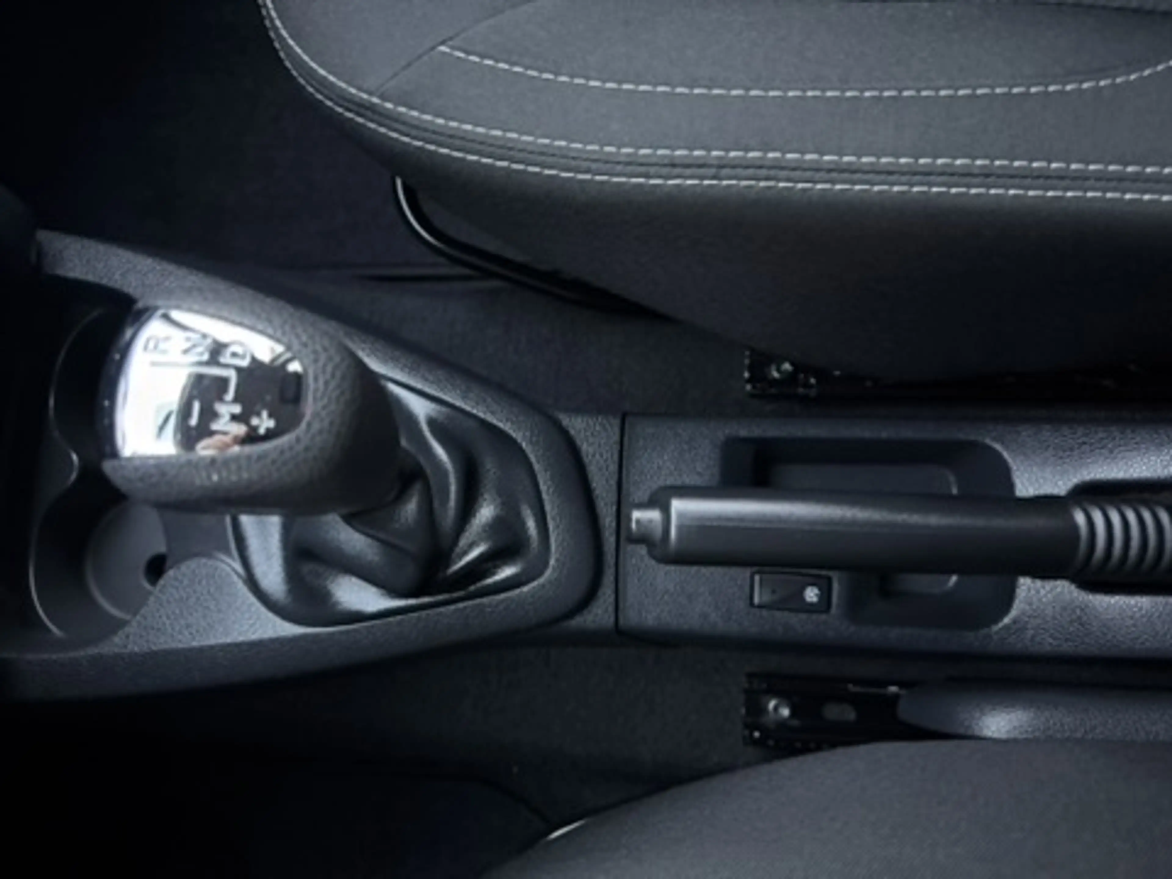 Dacia Logan Prestige MCV II Kombi Automatik - 1. Hand - HU/AU NEU — photo 14