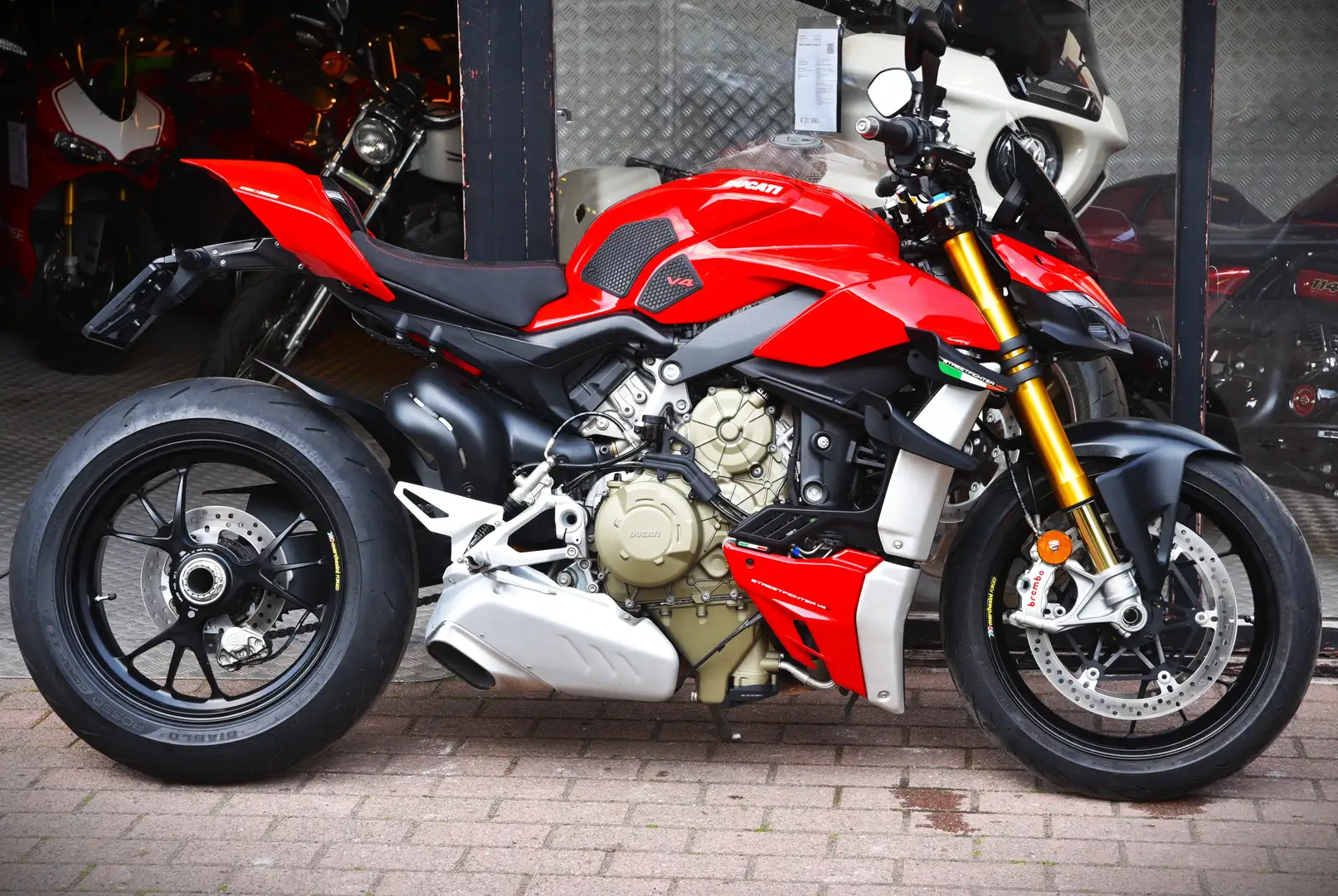 Ducati Streetfighter V4S ***MOTO VERTE*** Rouge - 2