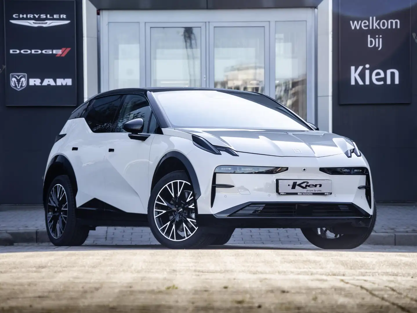 Zeekr X AWD Privilege 69 kWh | 428 PK | Panoramadak | stoe Weiß - 1