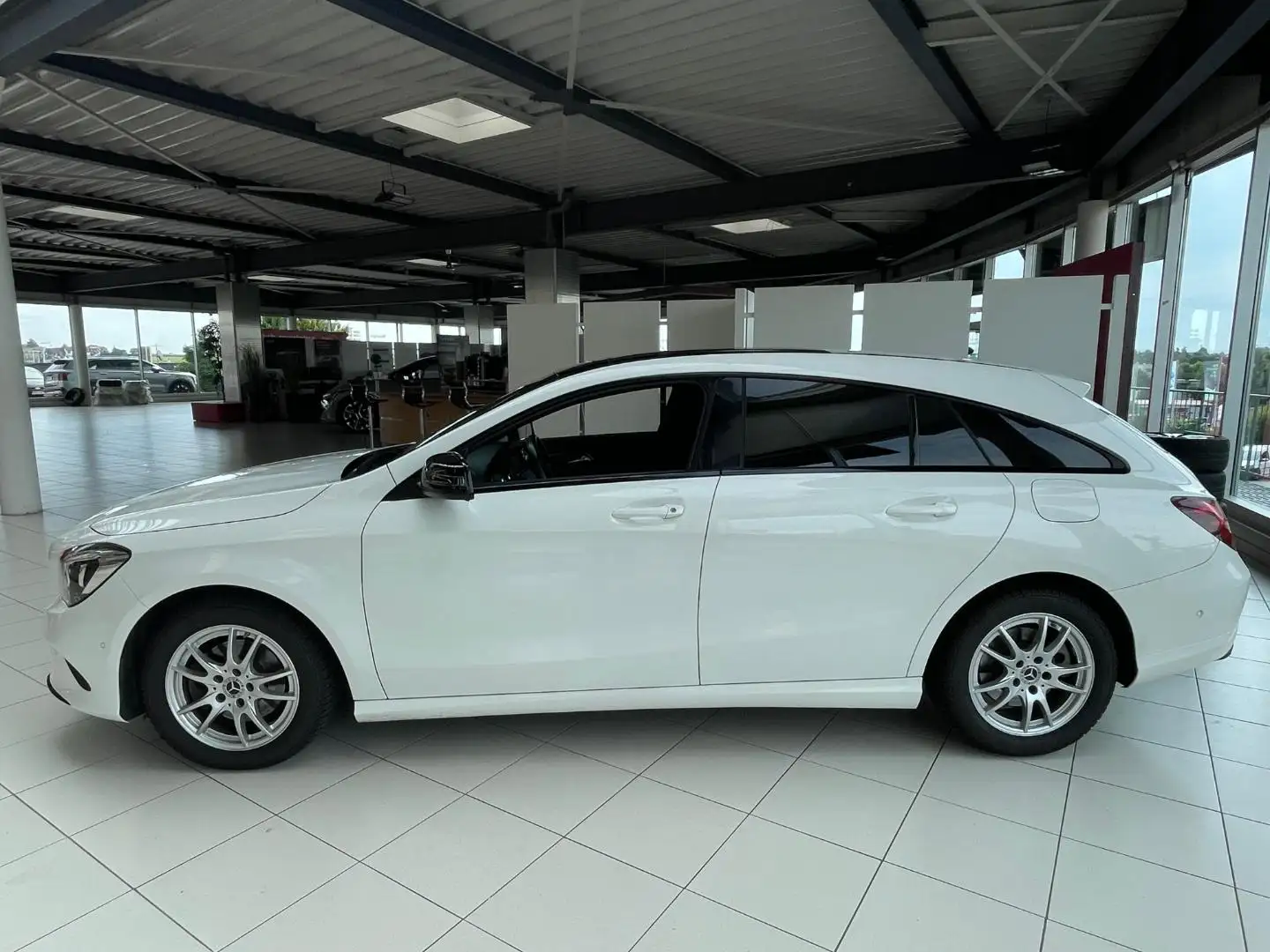 Mercedes-Benz CLA 200 Urban+Navi+Klima+Alu+SHZ Wit - 2