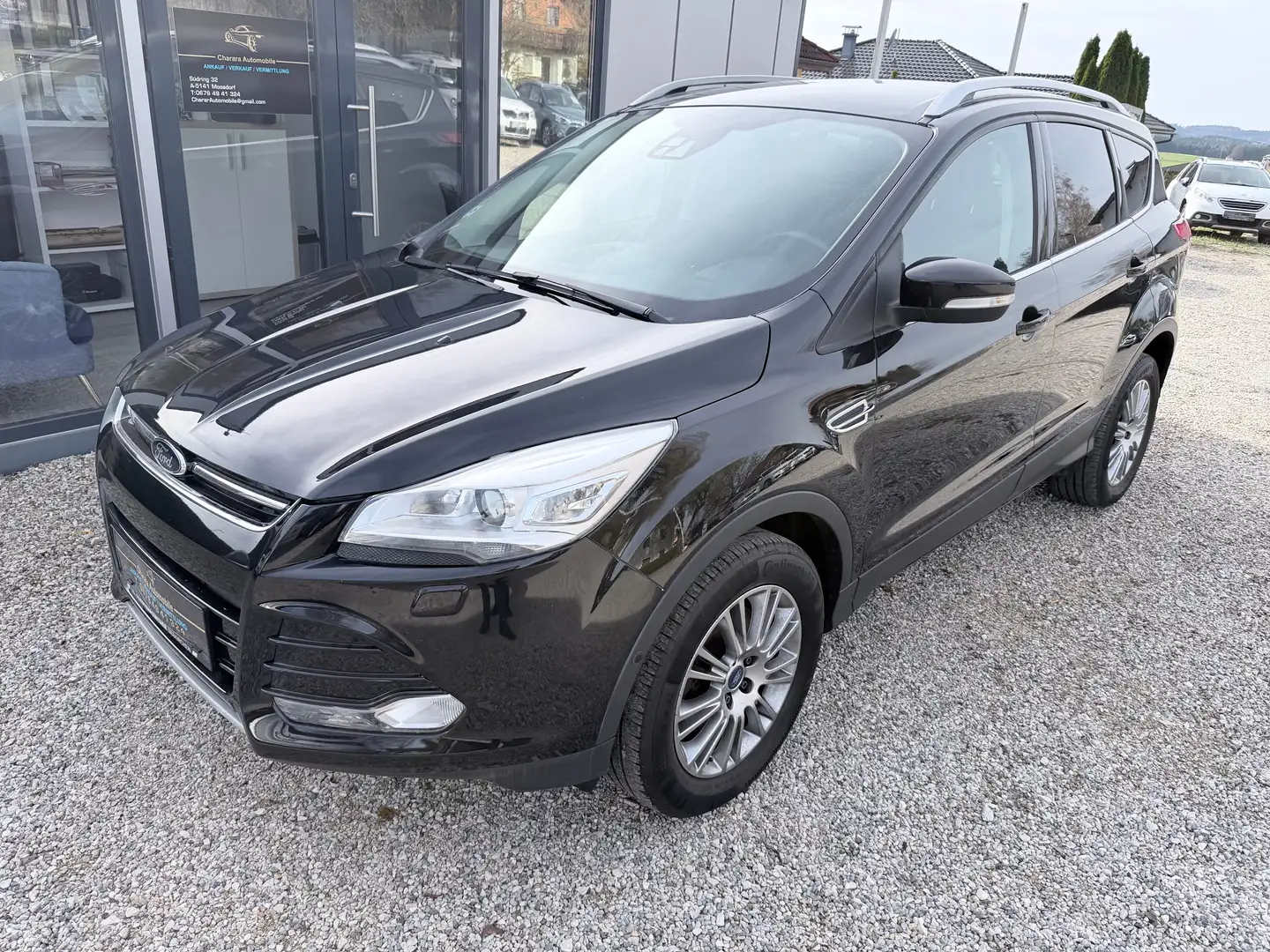 Ford Kuga Titanium Schwarz - 1