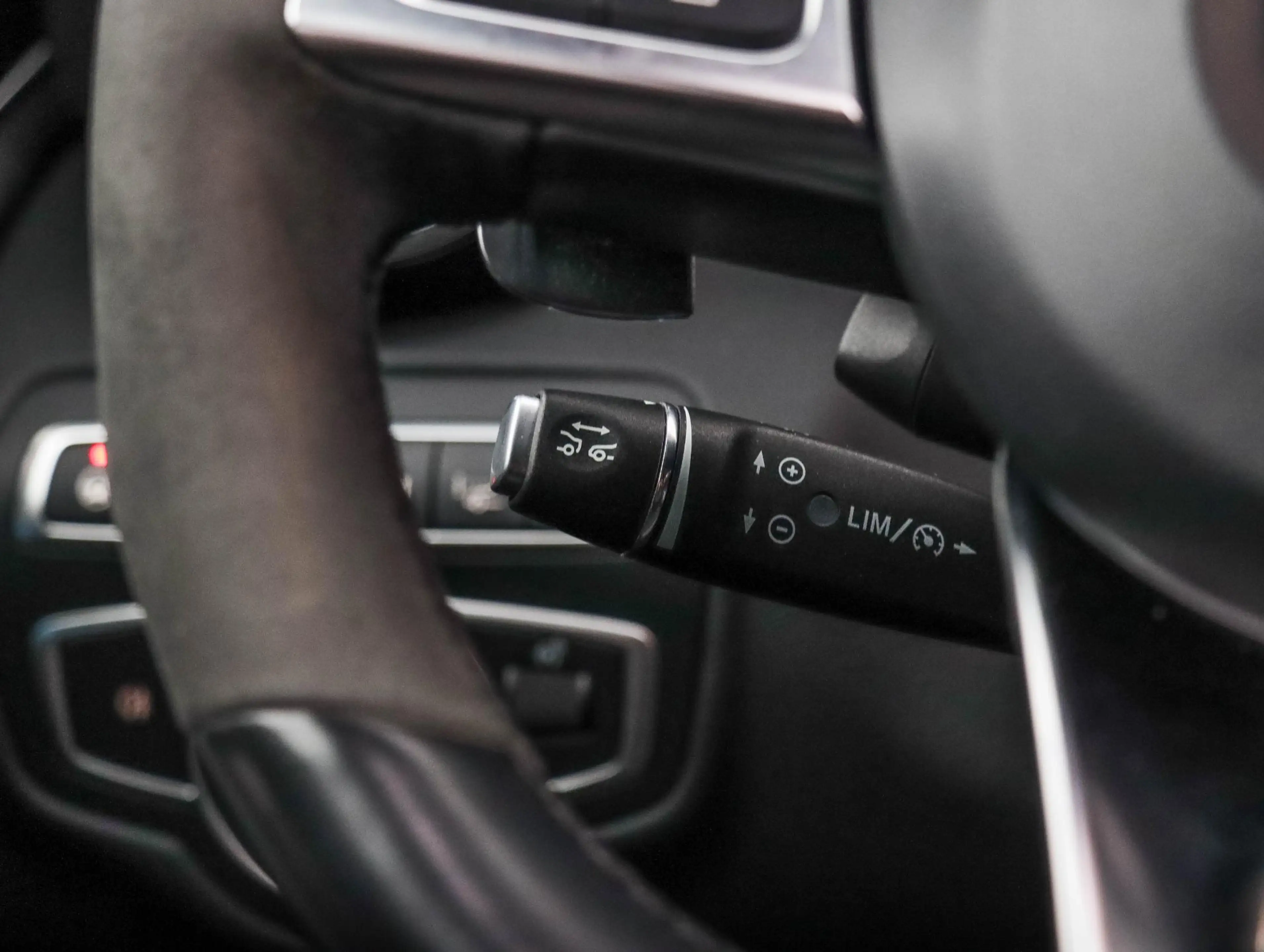 Mercedes-Benz GLC 63 AMG Coupé S 4MATIC+ — photo 13