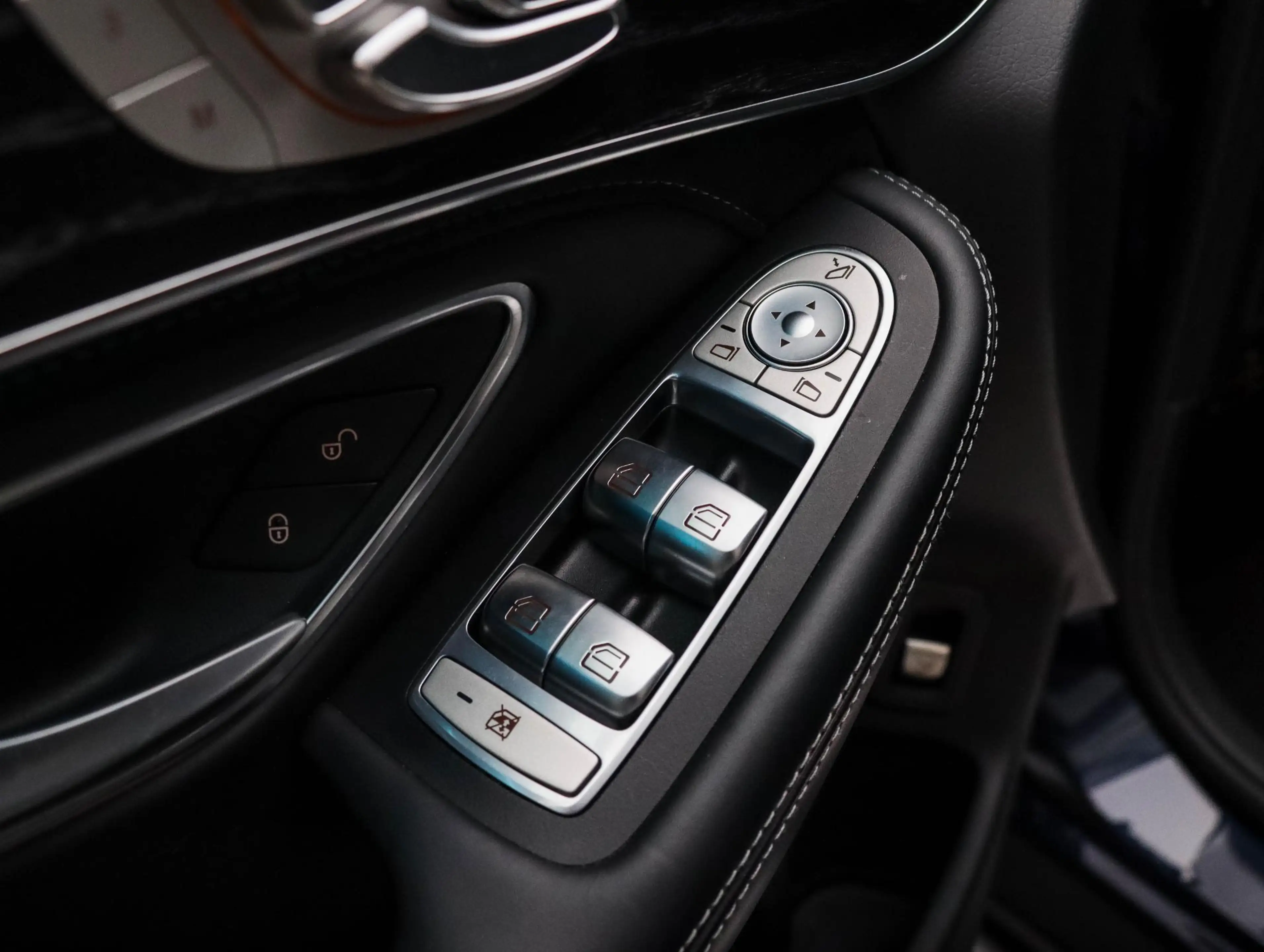 Mercedes-Benz GLC 63 AMG Coupé S 4MATIC+ — photo 37