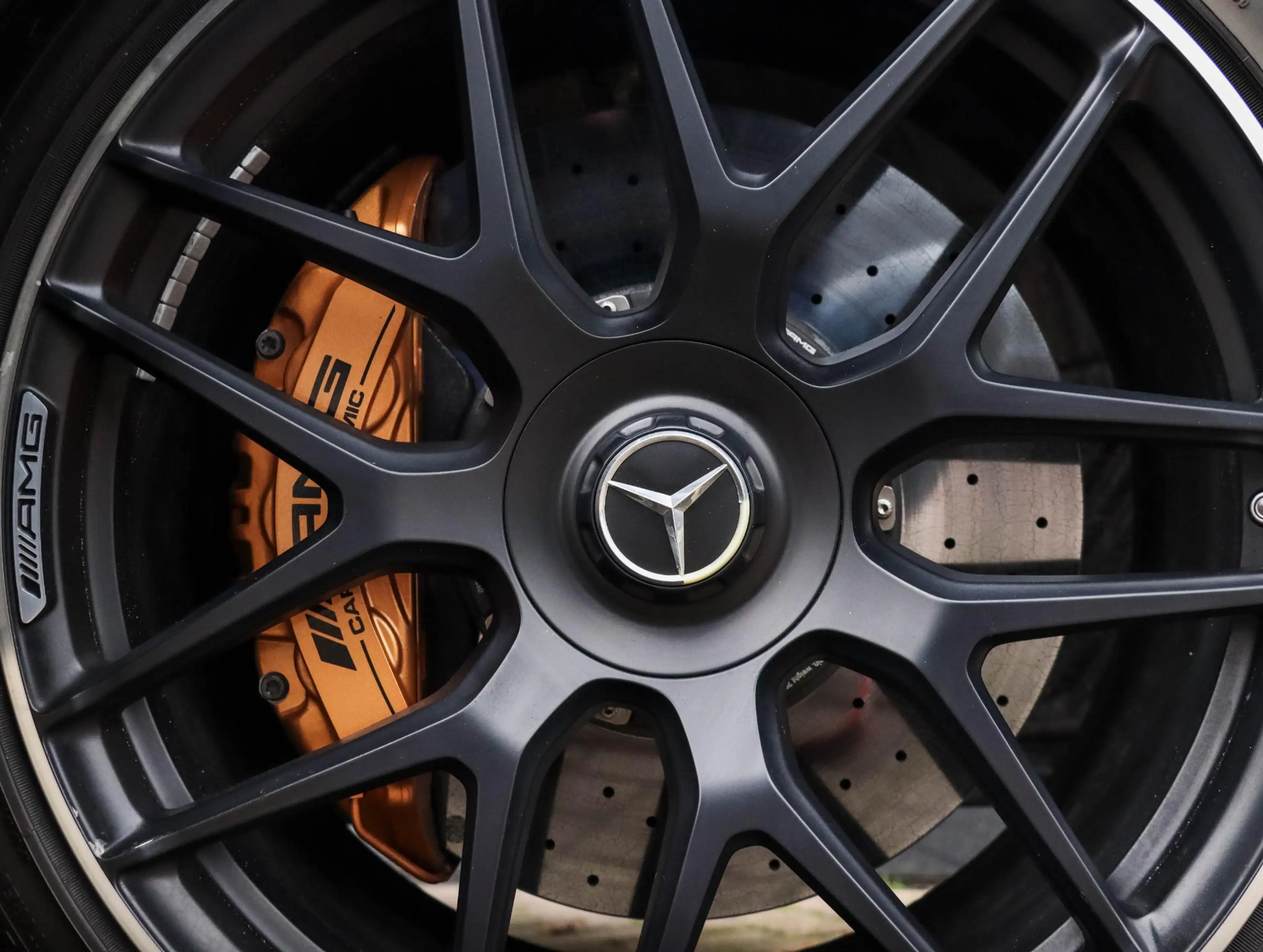 Mercedes-Benz GLC 63 AMG Coupé S 4MATIC+ — photo 24
