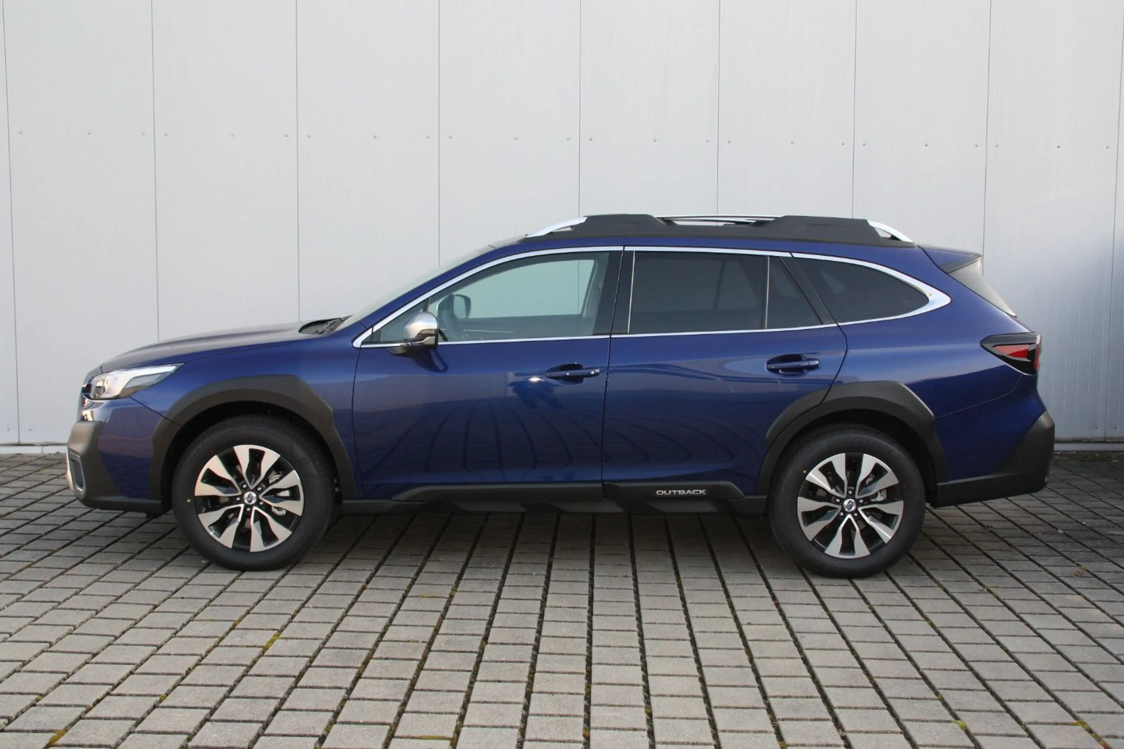Subaru OUTBACK 2.5i Platinum AWD — photo 2