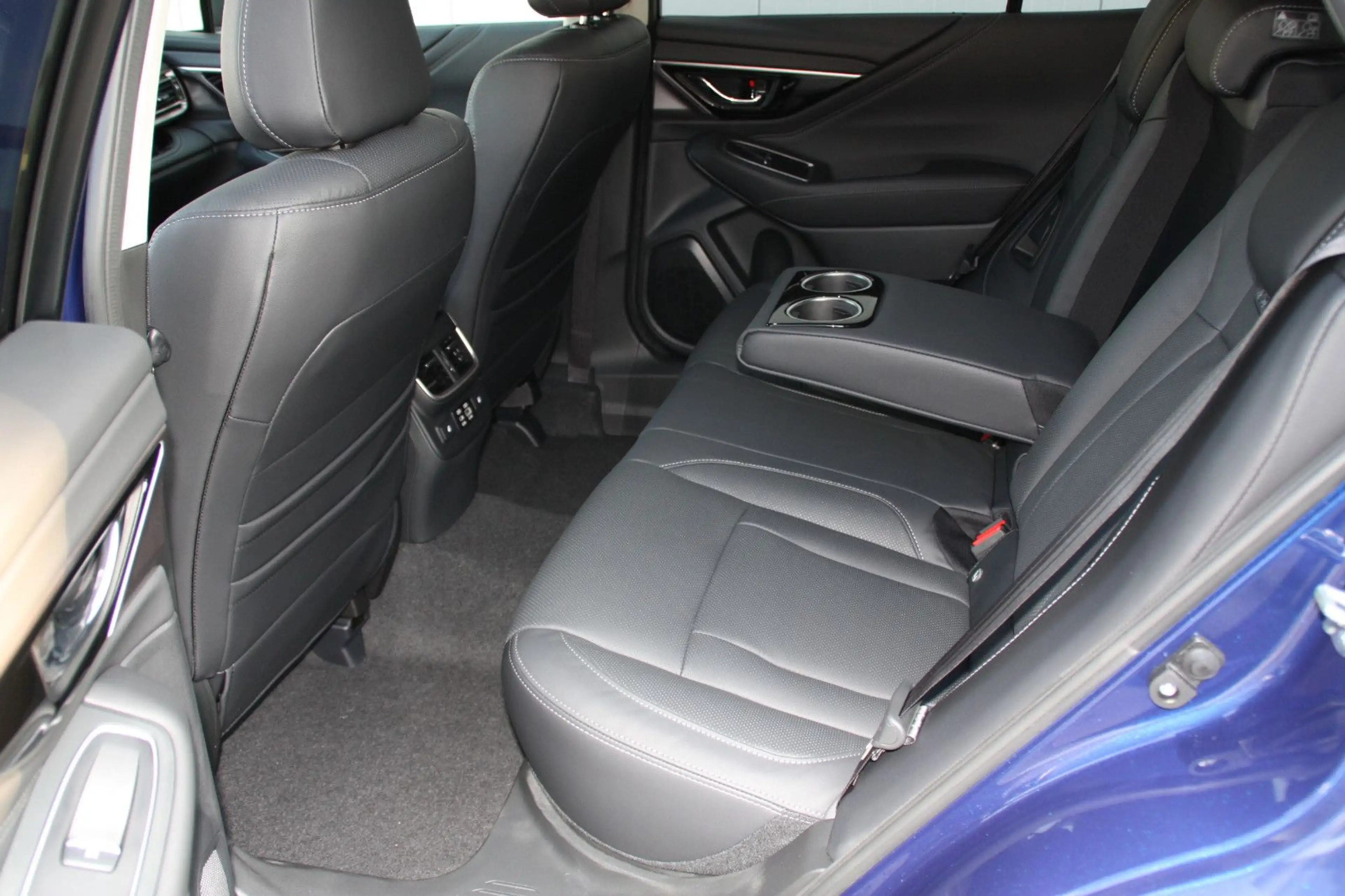 Subaru OUTBACK 2.5i Platinum AWD — photo 7
