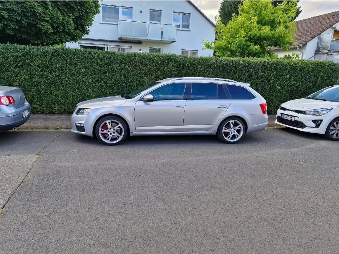 Skoda Octavia Octavia Combi 2.0 TDI (Green tec) DSG RS Grau - 2