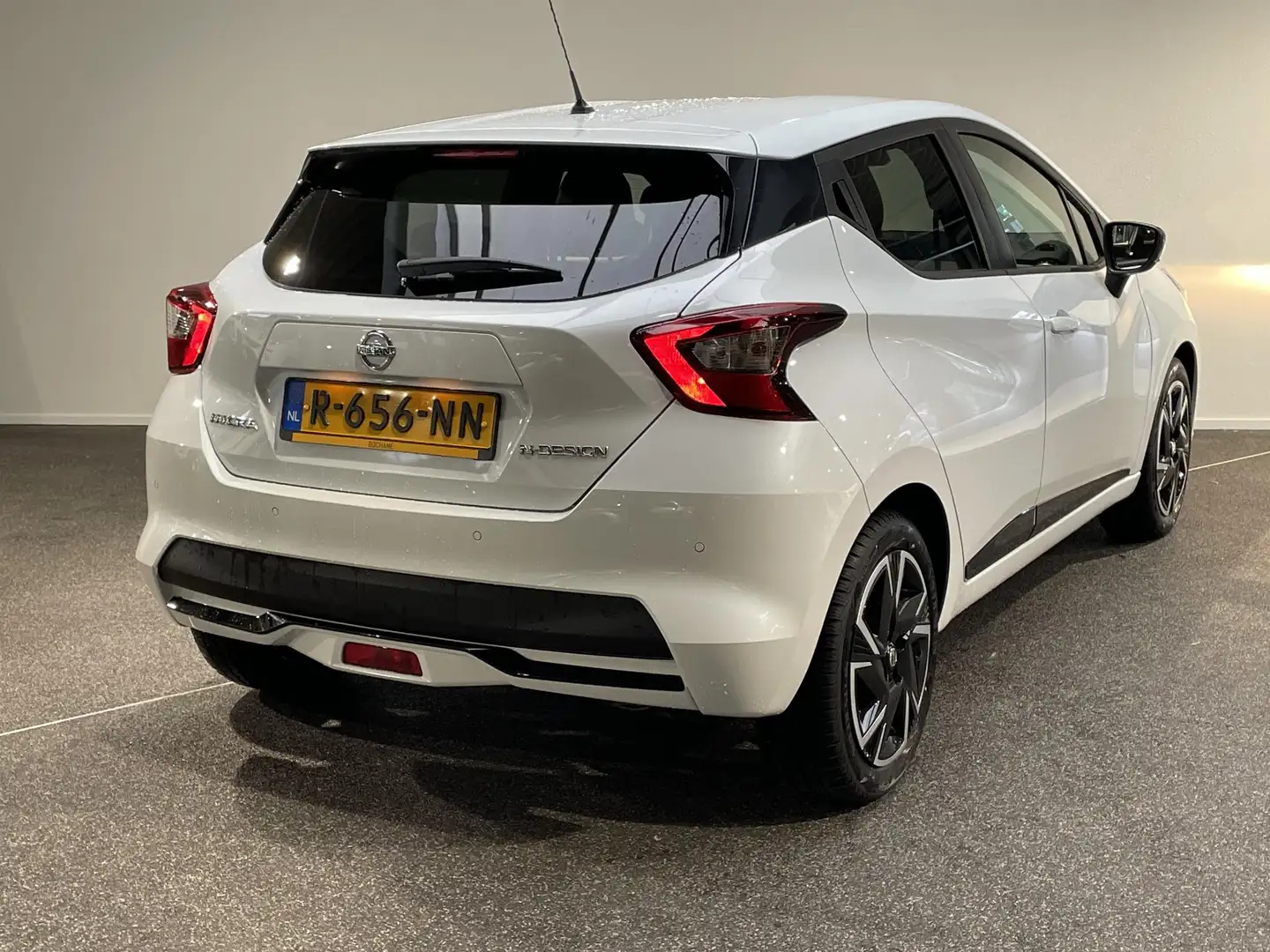 Nissan Micra 1.0 IG-T N-Design Wit - 2
