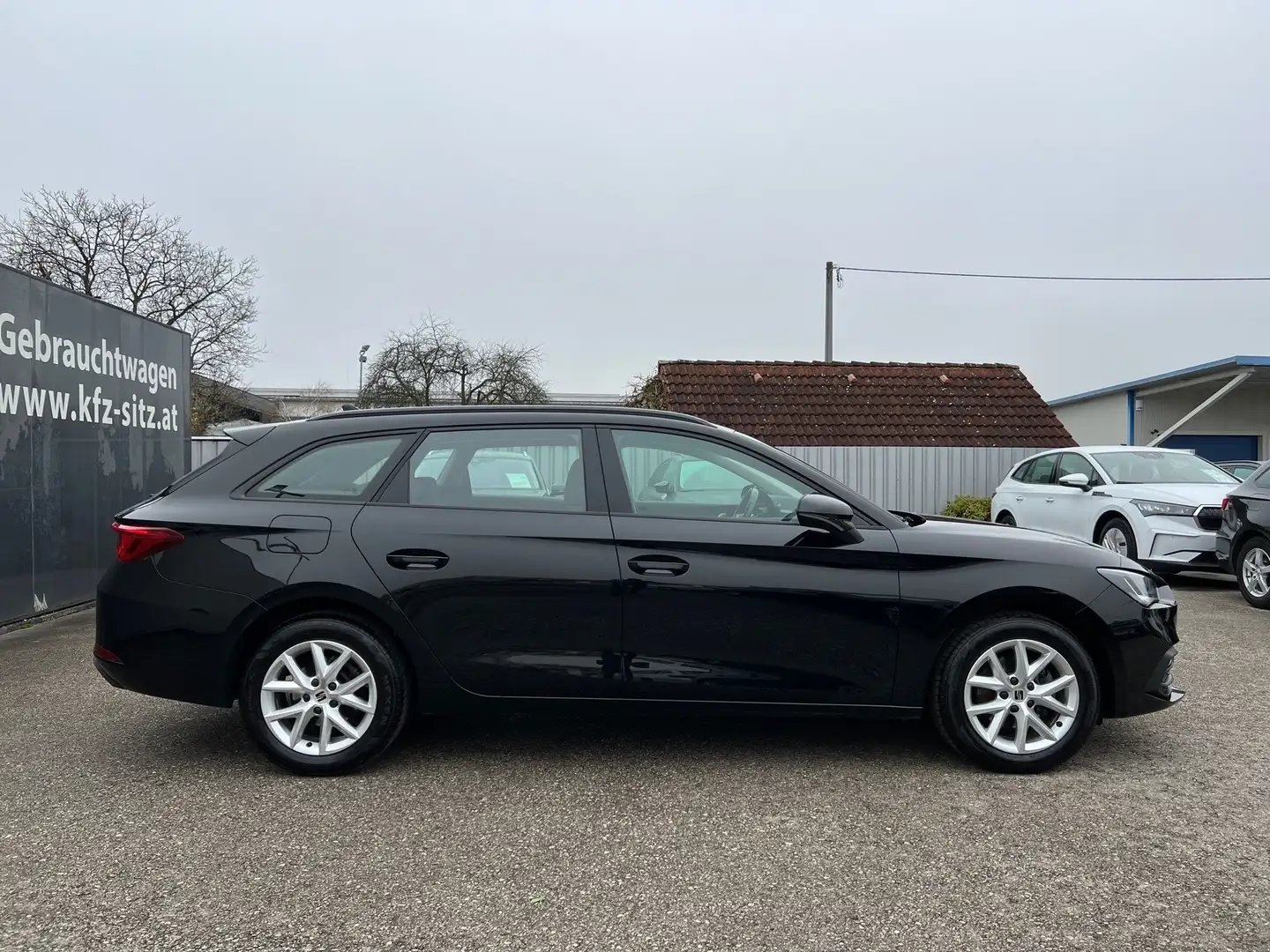 SEAT Leon ST TSI Style Schwarz - 2