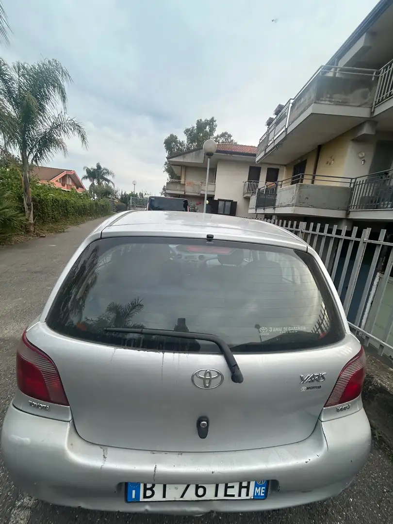 Toyota Yaris Yaris 5p 1.3 Luna Argento - 2