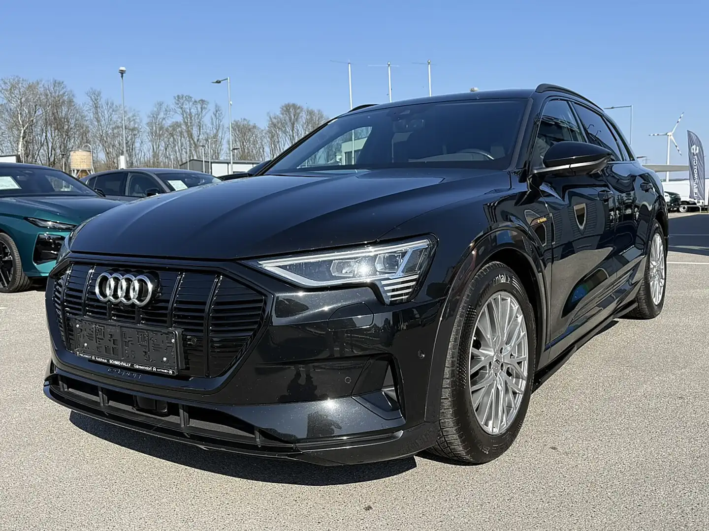 Audi e-tron 55 quattro 95kWh Advanced Schwarz - 1