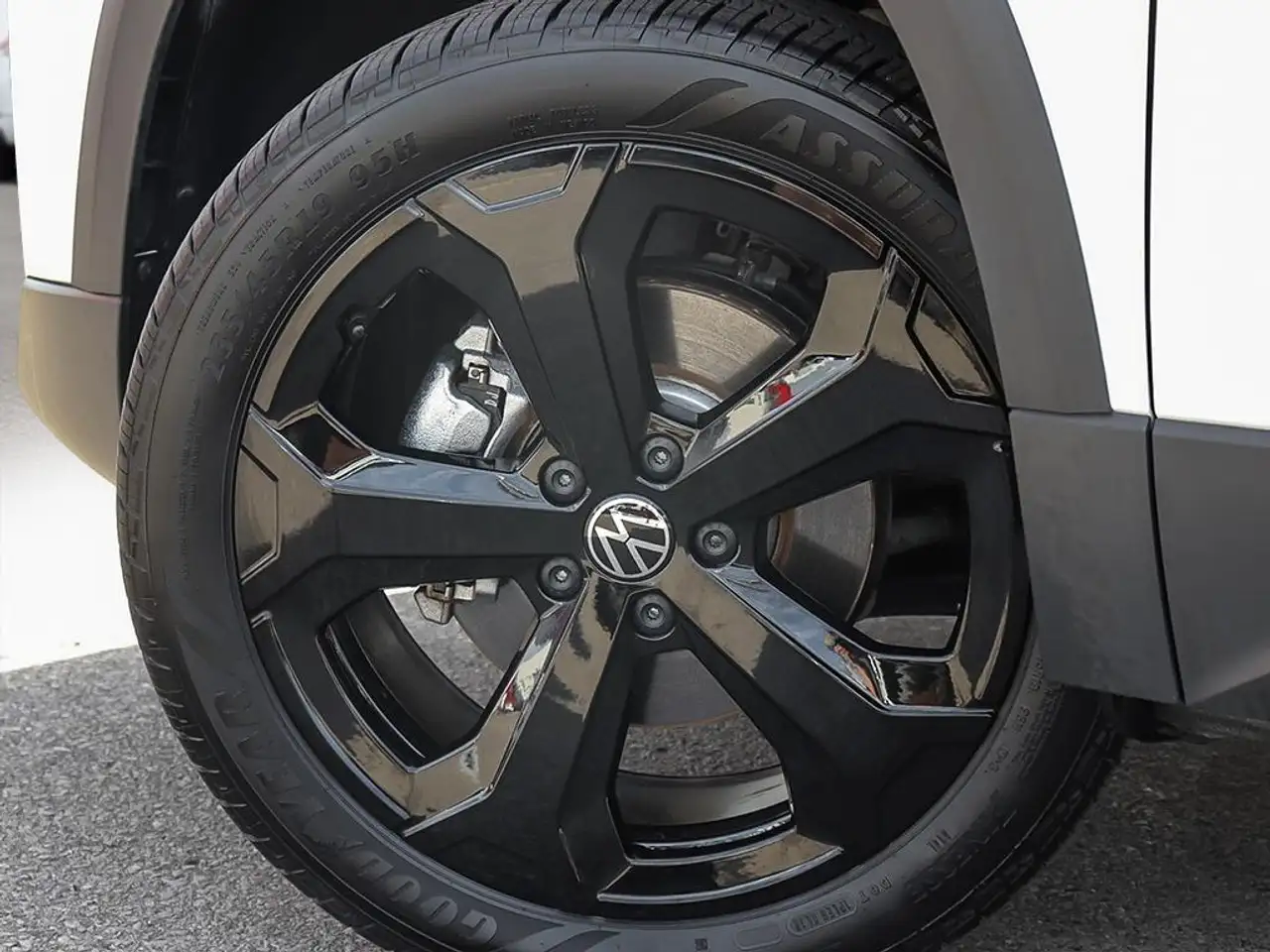 Volkswagen Taos снимка Volkswagen Taos