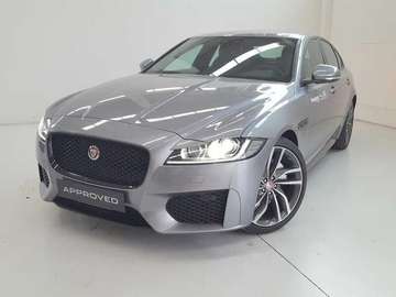 2.0 D 180 CV AWD aut. Chequered Flag