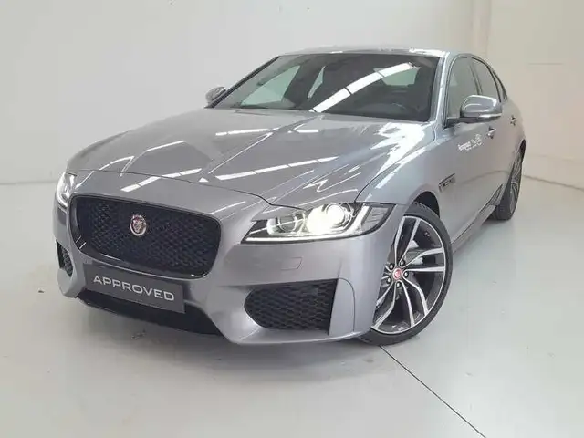 Jaguar XF 2.0 D 180 CV AWD aut. Chequered Flag