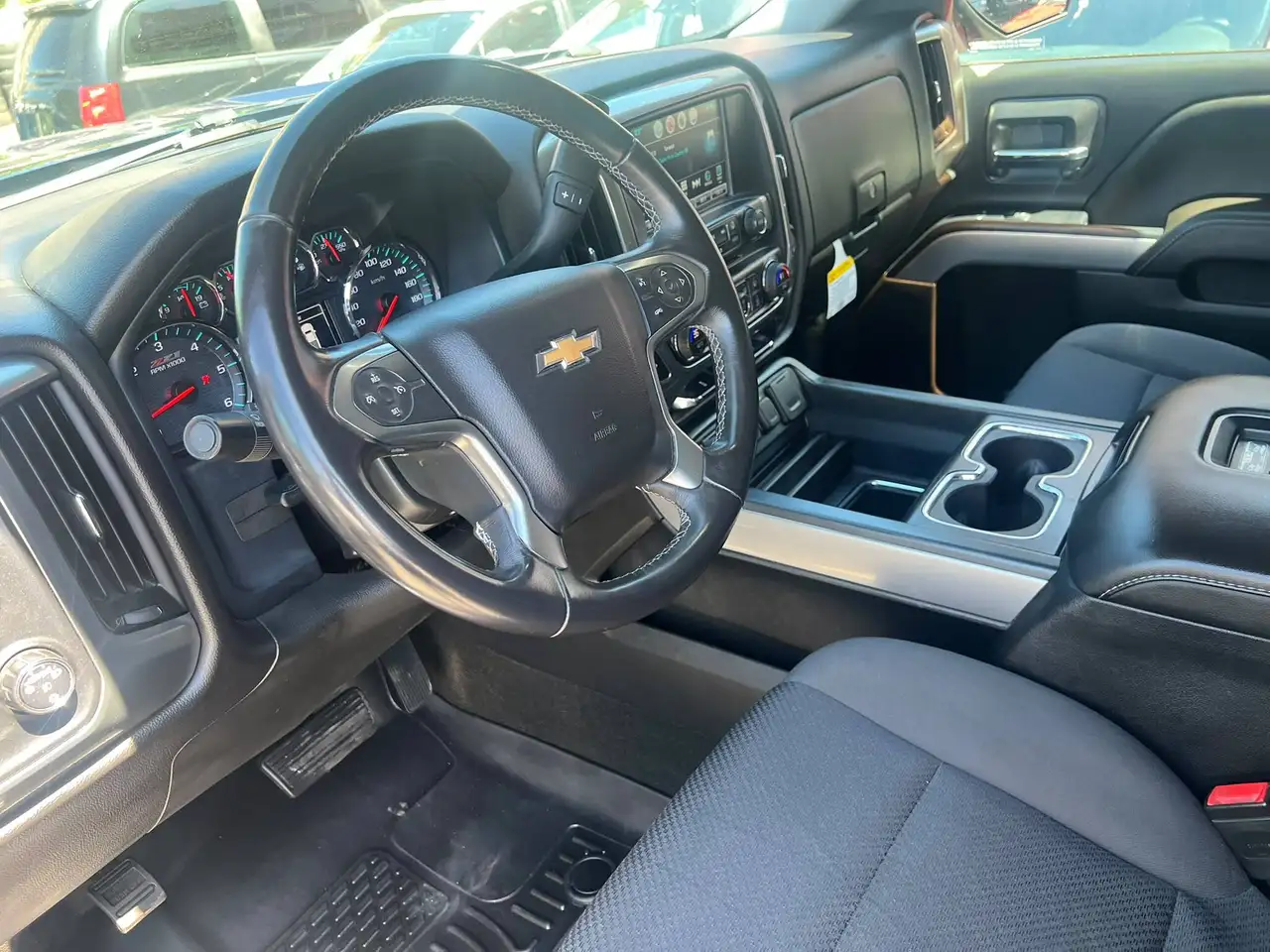 Chevrolet Silverado 1500 photo Chevrolet Silverado 1500