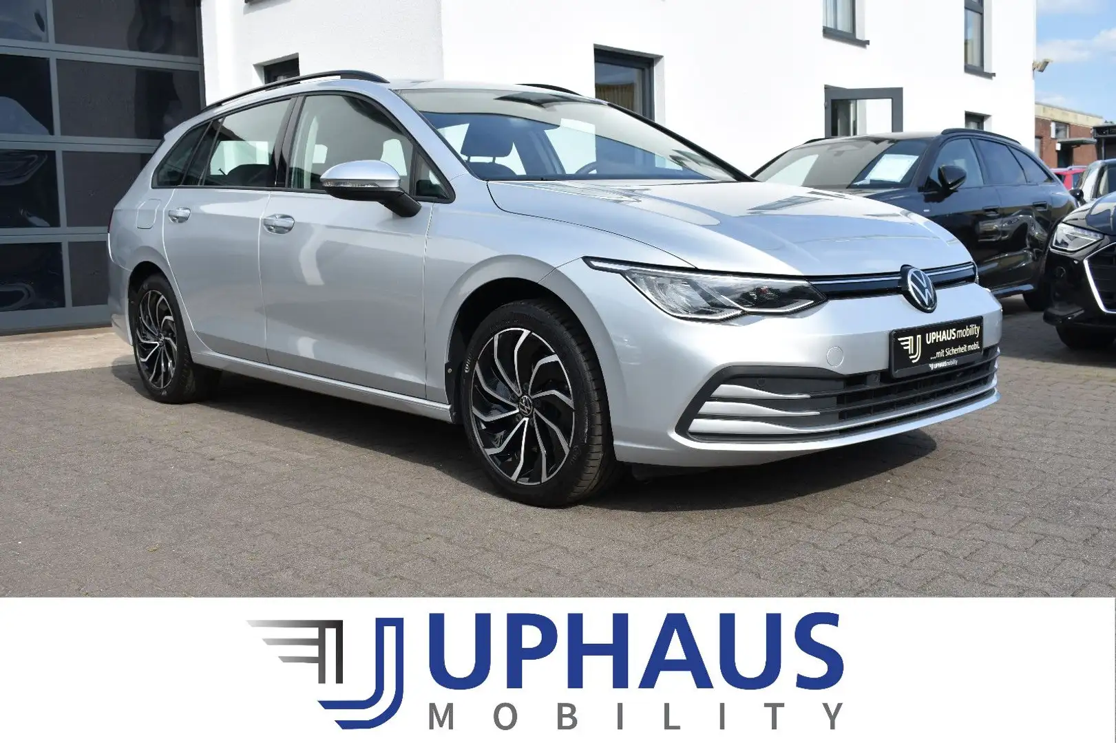 Volkswagen Golf VIII Variant 2,0 TDI DSG Life*Navi*LED*AHK Zilver - 1