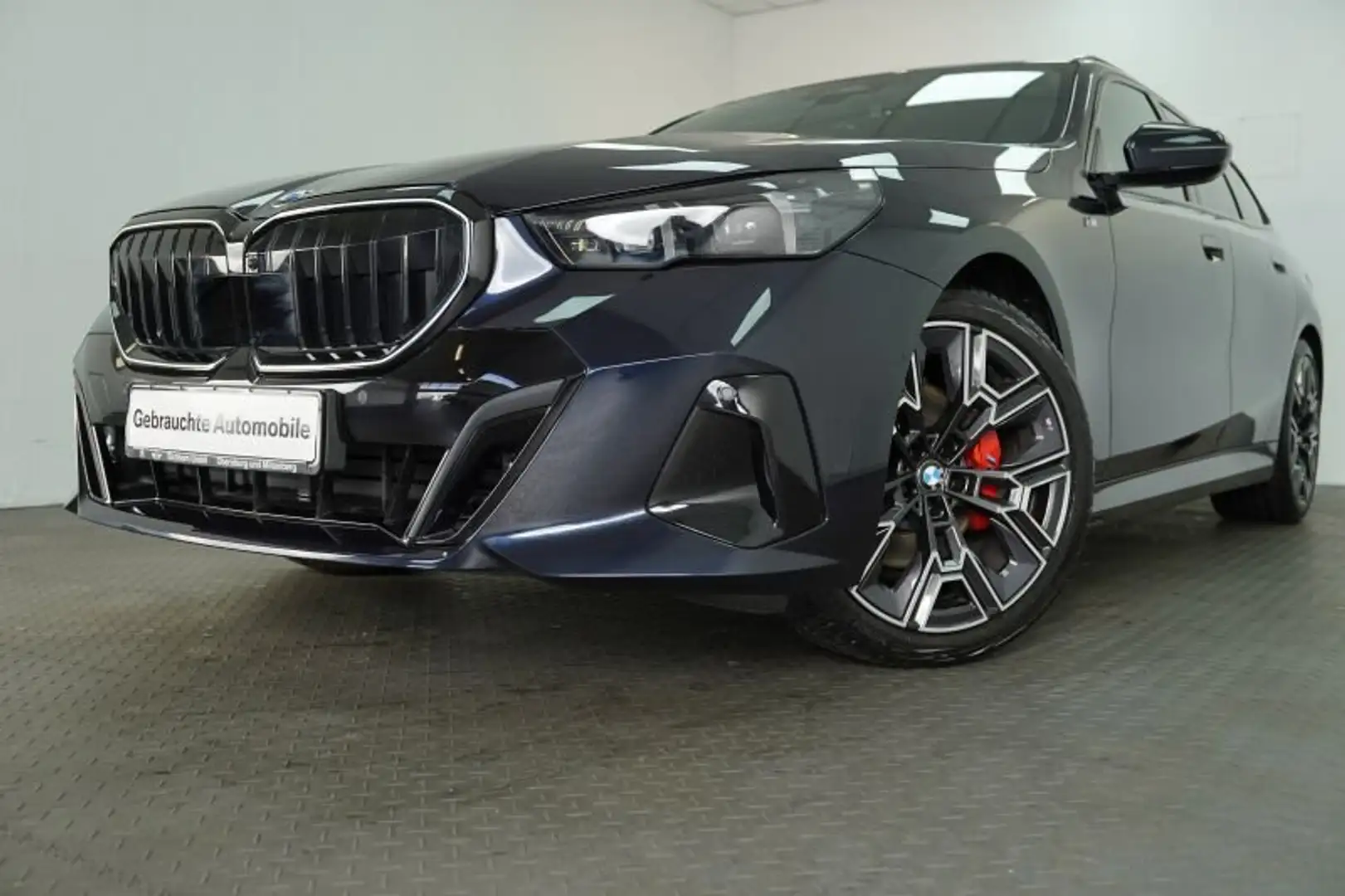 BMW 520 d Touring M Sportpaket Pro *AHK.H&K HiFi.RFK* Schwarz - 2