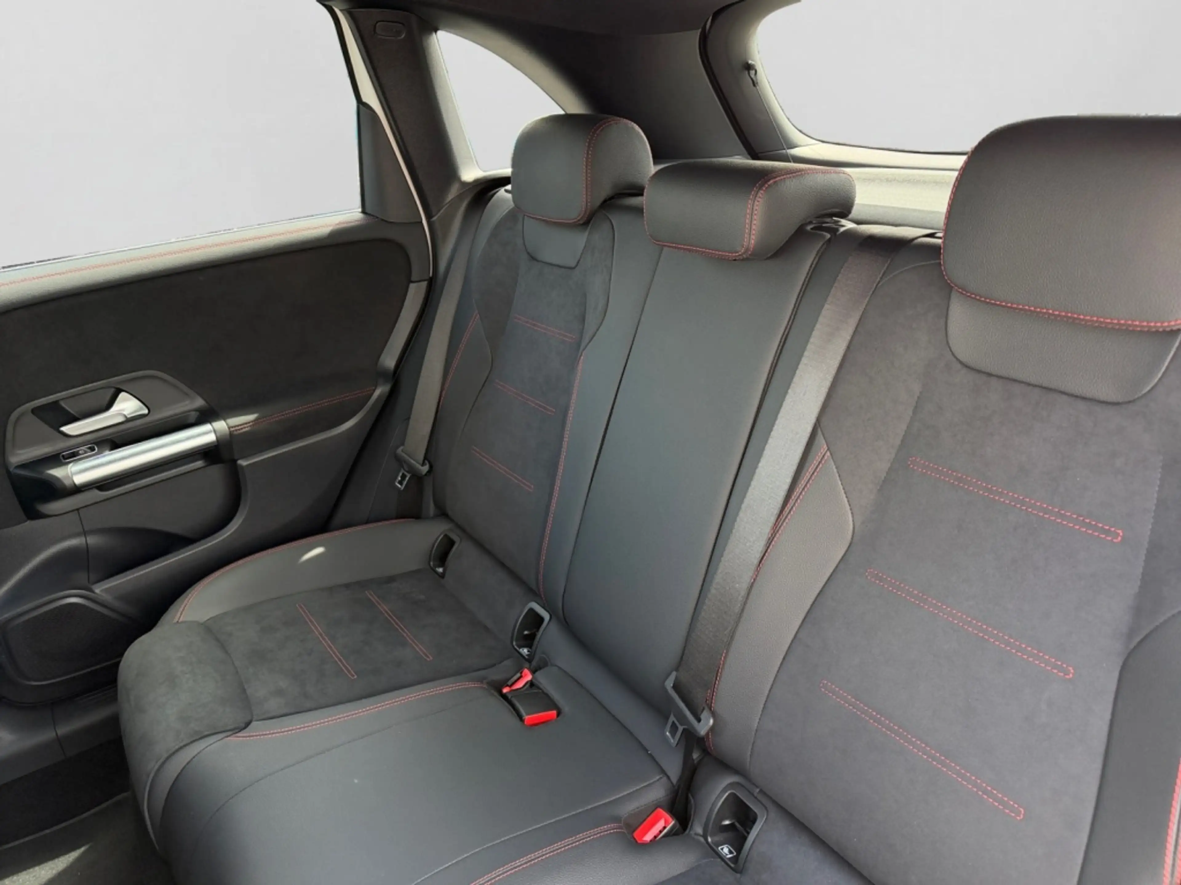 Mercedes-Benz B 250 e AMG|LHZ|LED|NAVI|KAM|TEMP|DAB — photo 13
