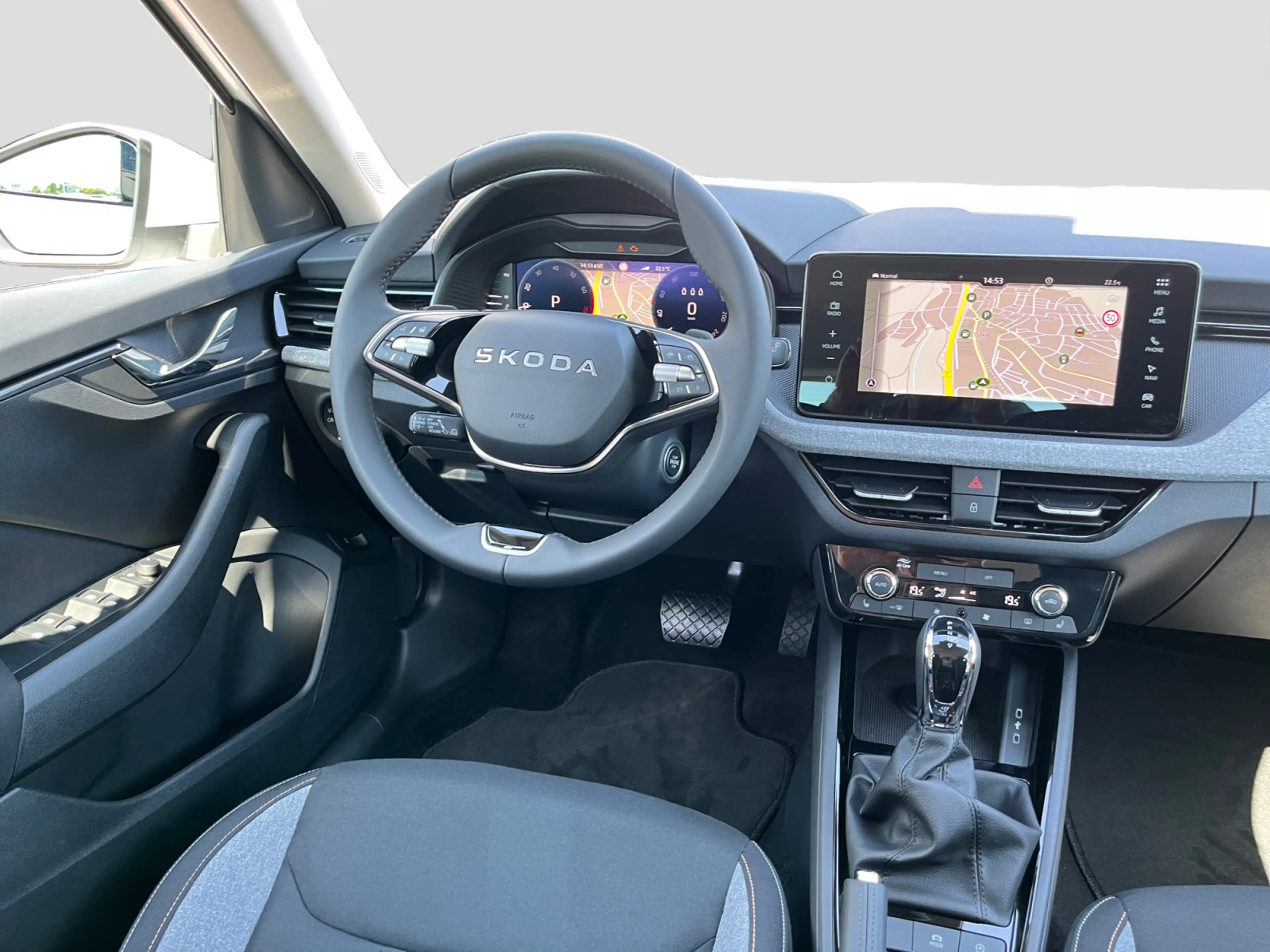 Skoda Kamiq Balance DSG 115 PS AHK Navi PDC Kam Assist — photo 6