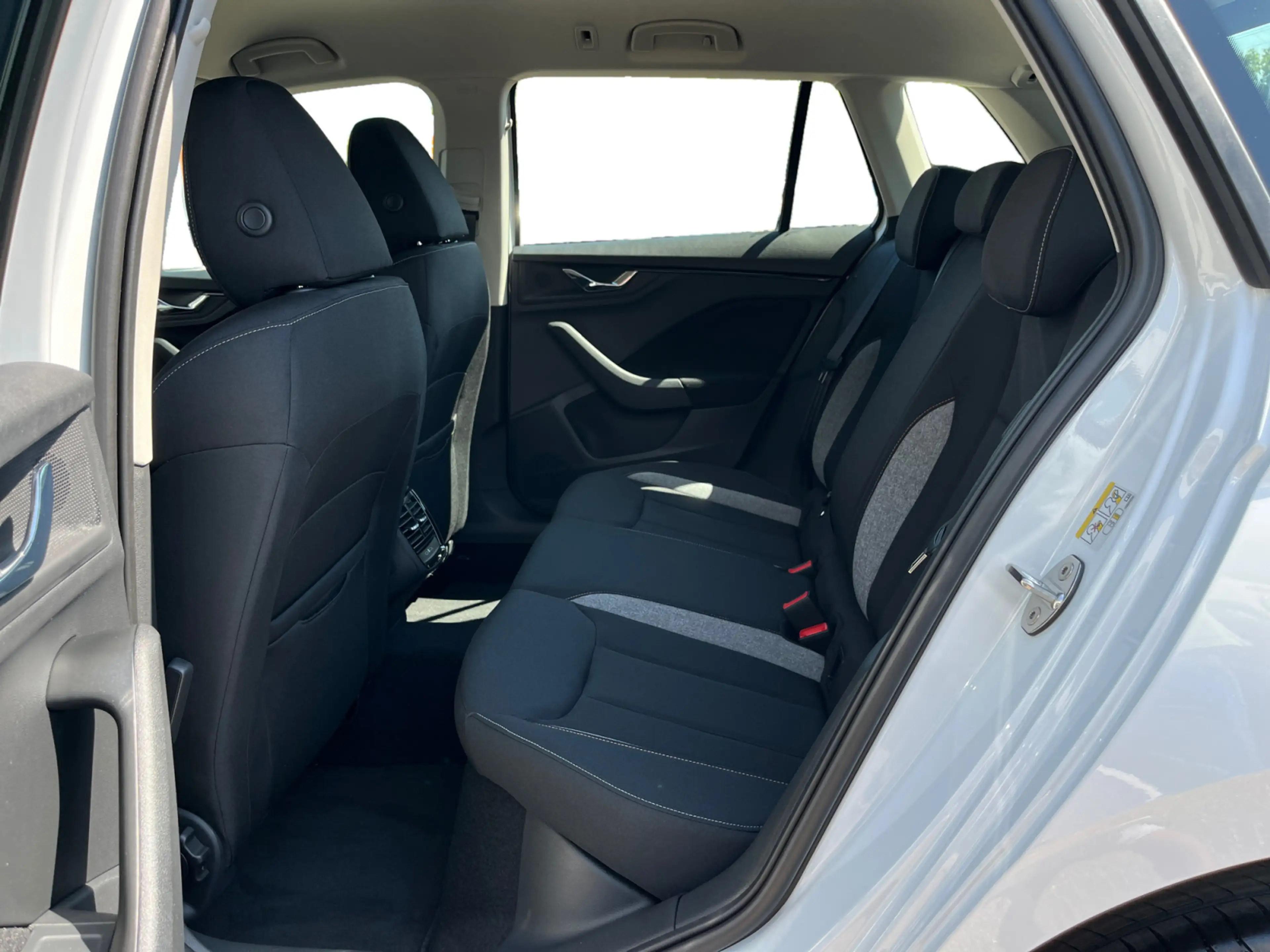Skoda Kamiq Balance DSG 115 PS AHK Navi PDC Kam Assist — photo 11