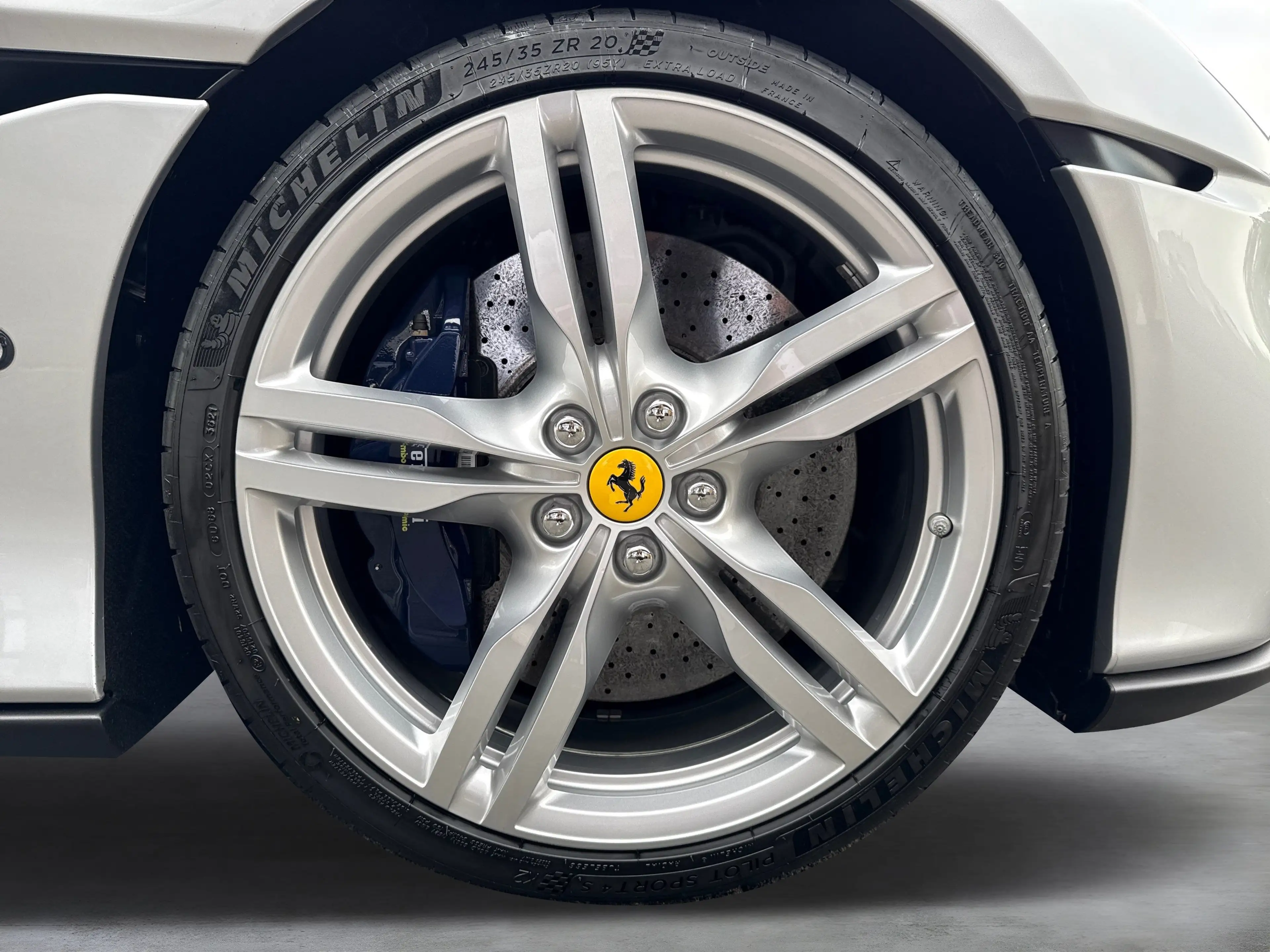 Ferrari Portofino M *Embleme*Navi*PDC*Klima*Leder* — photo 12
