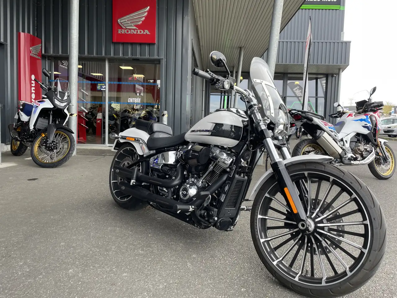 Harley-Davidson Breakout