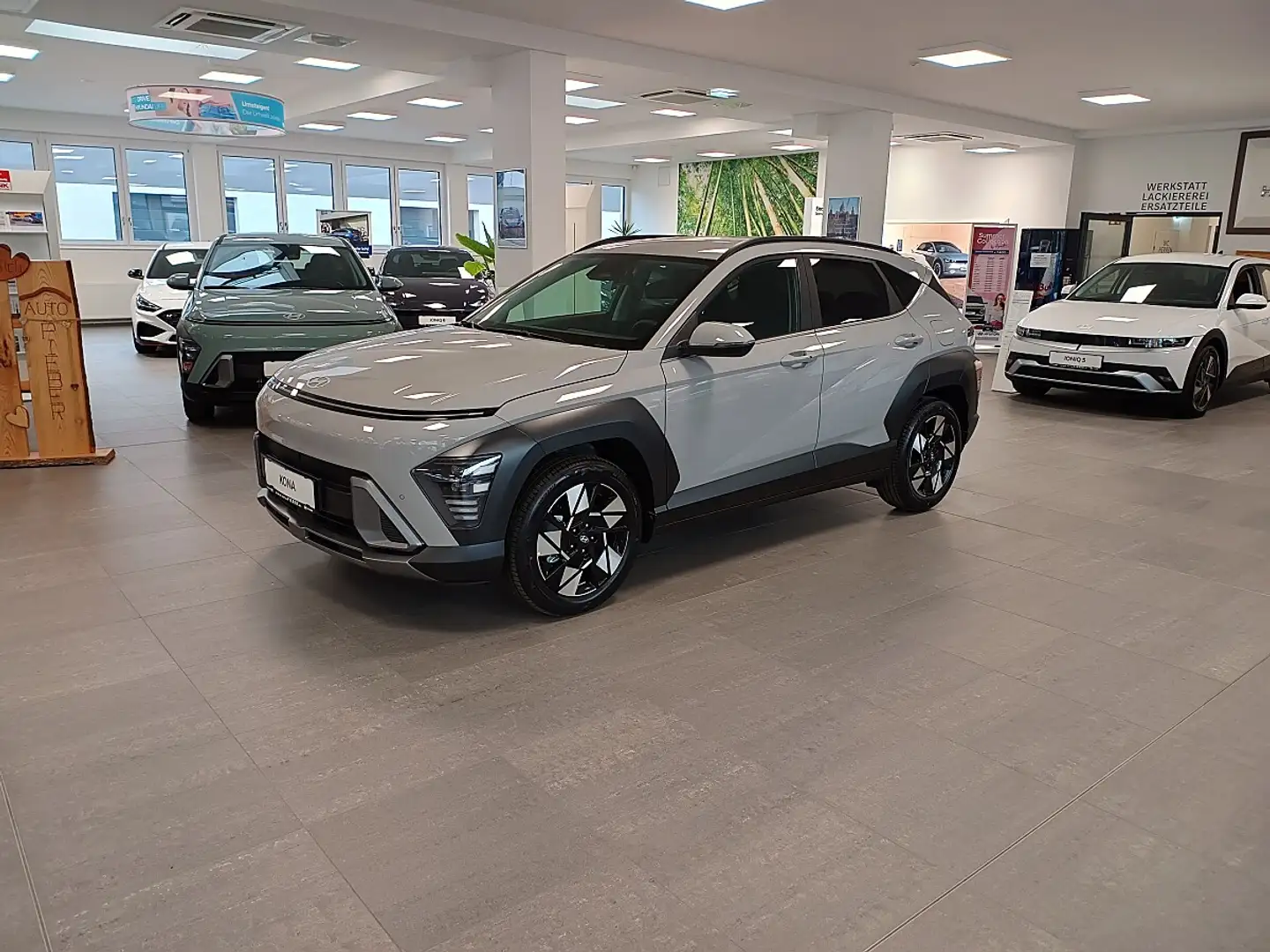 Hyundai KONA Kona 1,6 GDI Hybrid GO! Plus 2WD Aut. *LED*Navi... Grau - 2