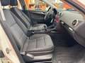 Audi A3 Sportback 1.6 Attraction Klimaaut. Weiß - thumbnail 13