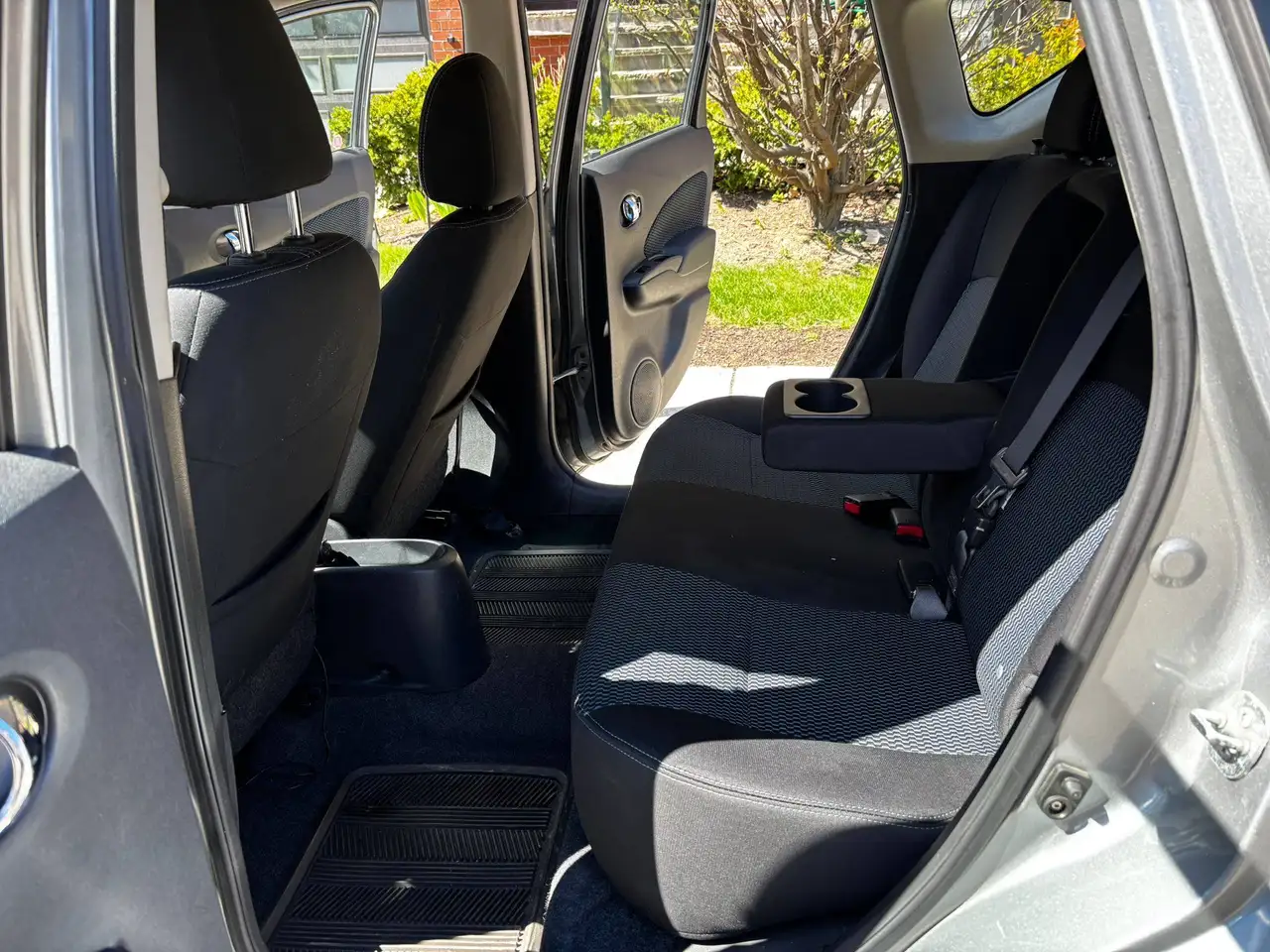 Nissan Note снимка Nissan Note