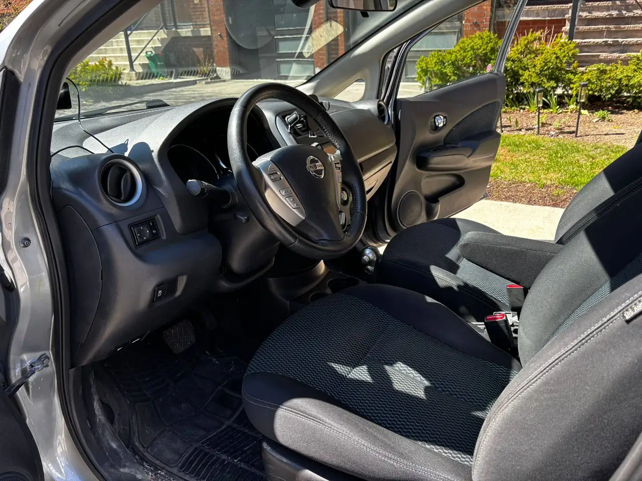 Nissan Note снимка Nissan Note