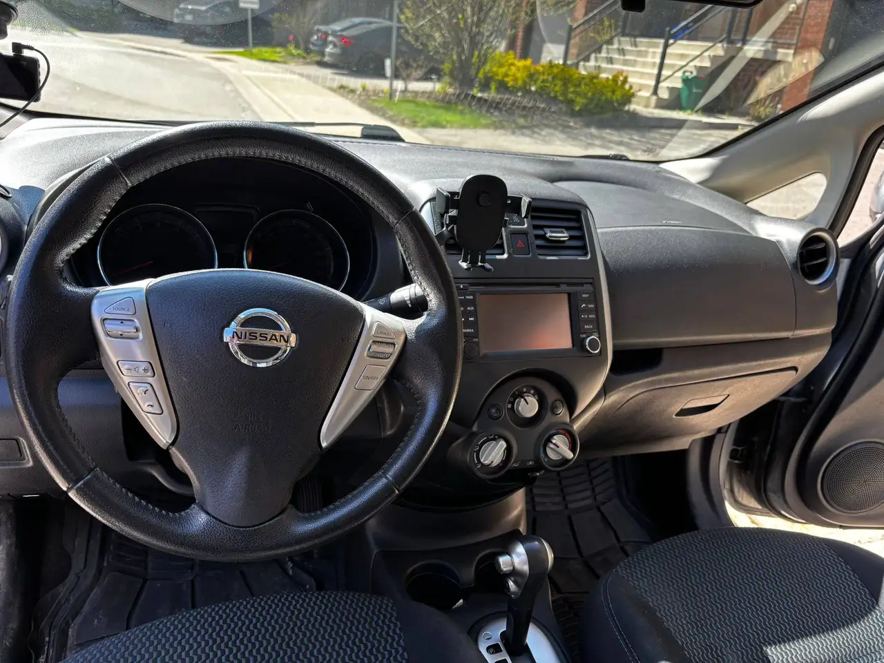 Nissan Note снимка Nissan Note