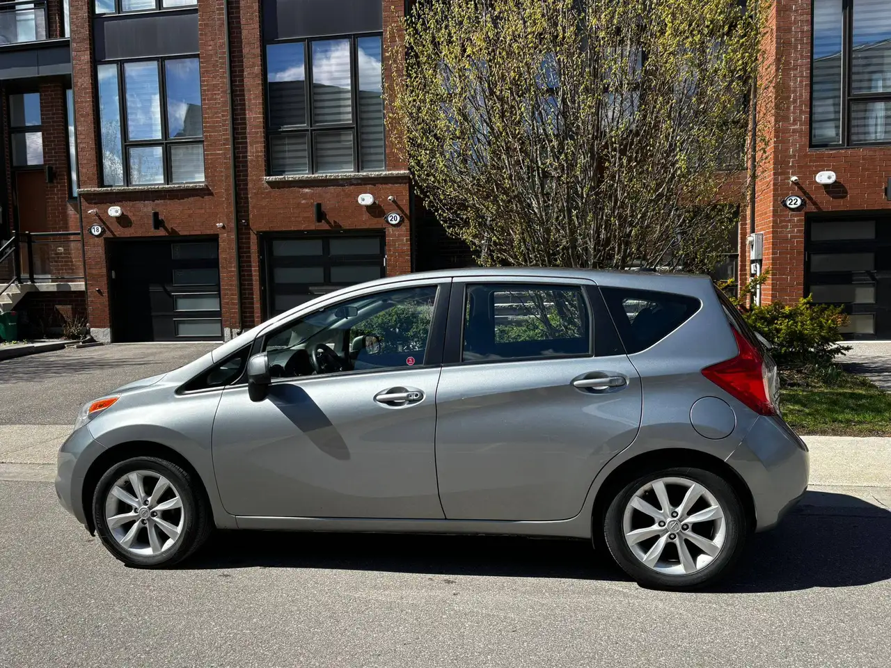 Nissan Note снимка Nissan Note