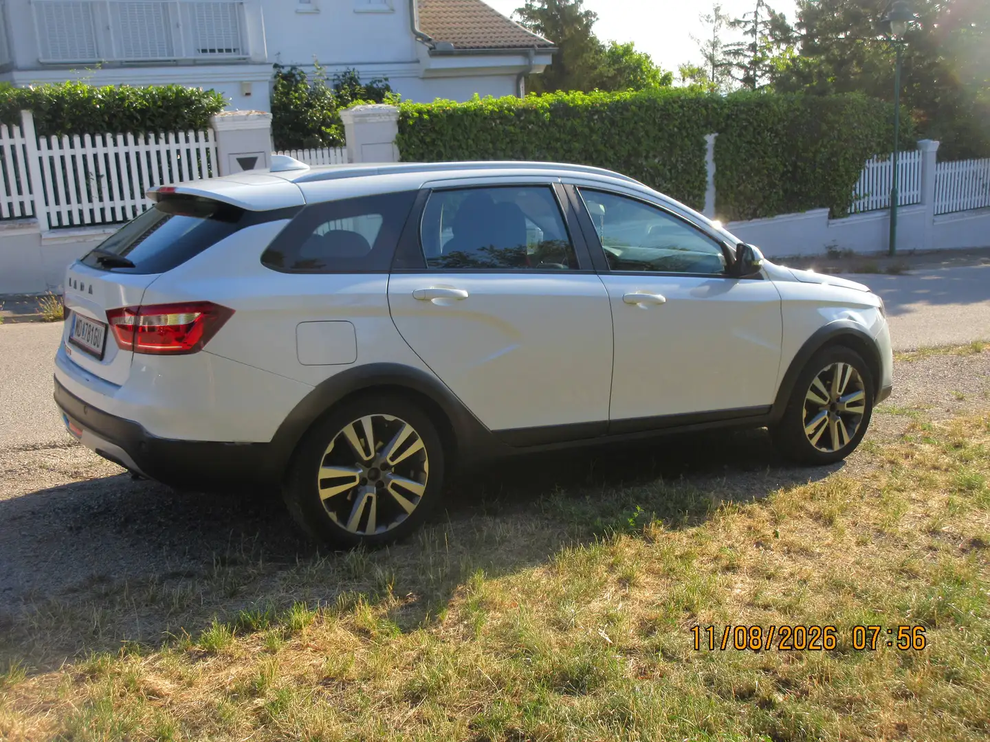 Lada Vesta Lada Vesta SW Cross 1,6 Standard Standard Weiß - 1