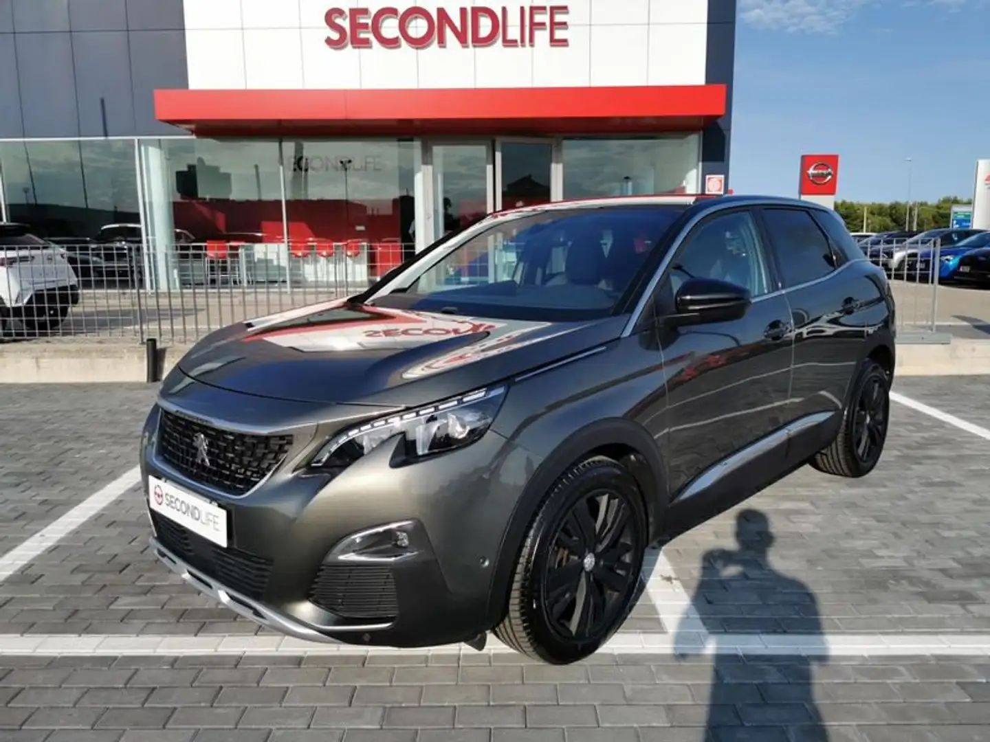 Peugeot 3008 1.6 bluehdi GT Line s&s 120cv eat6 Grijs - 1